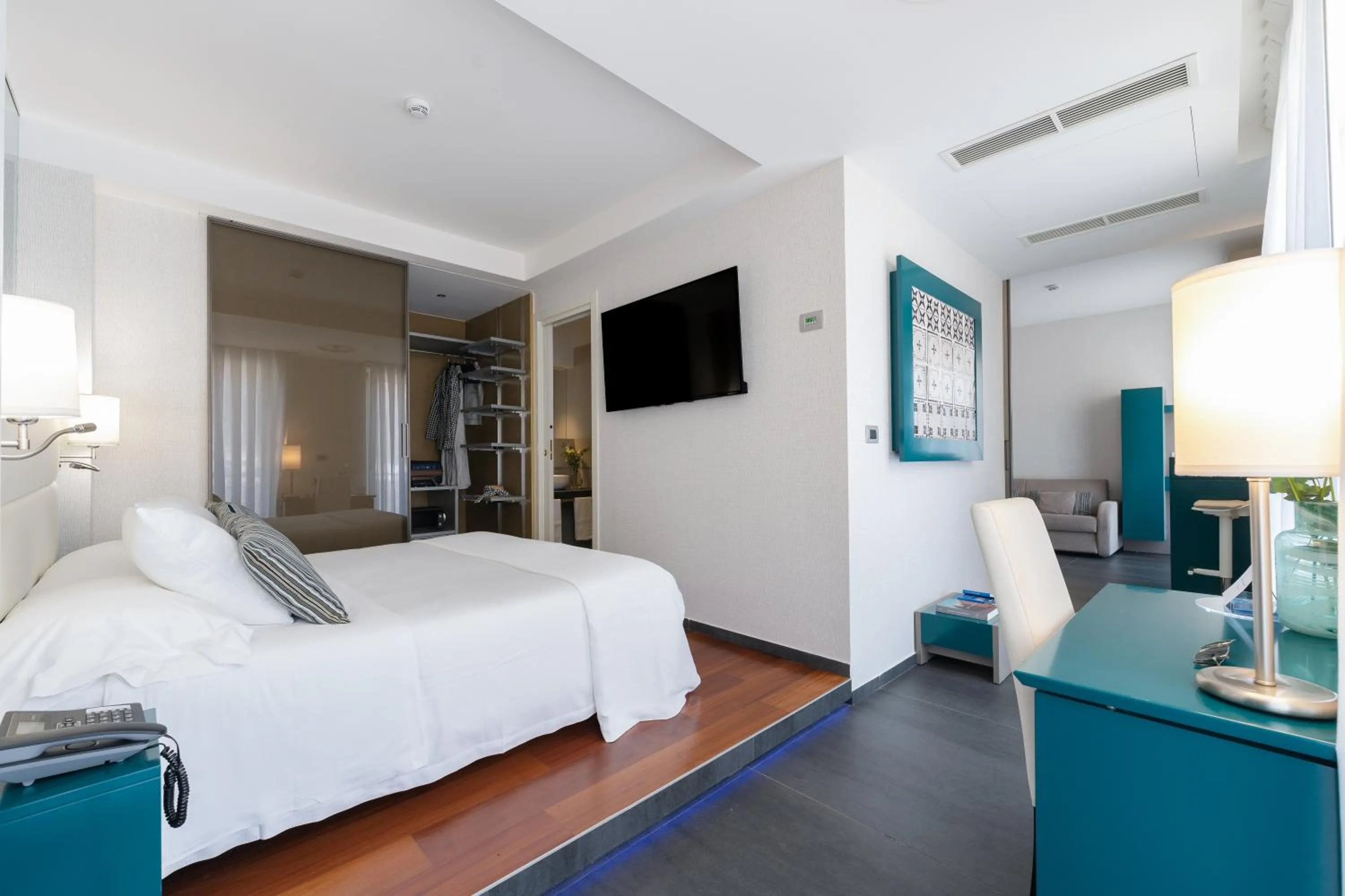 Photo of the whole room, Bed in Reginna Palace Hotel