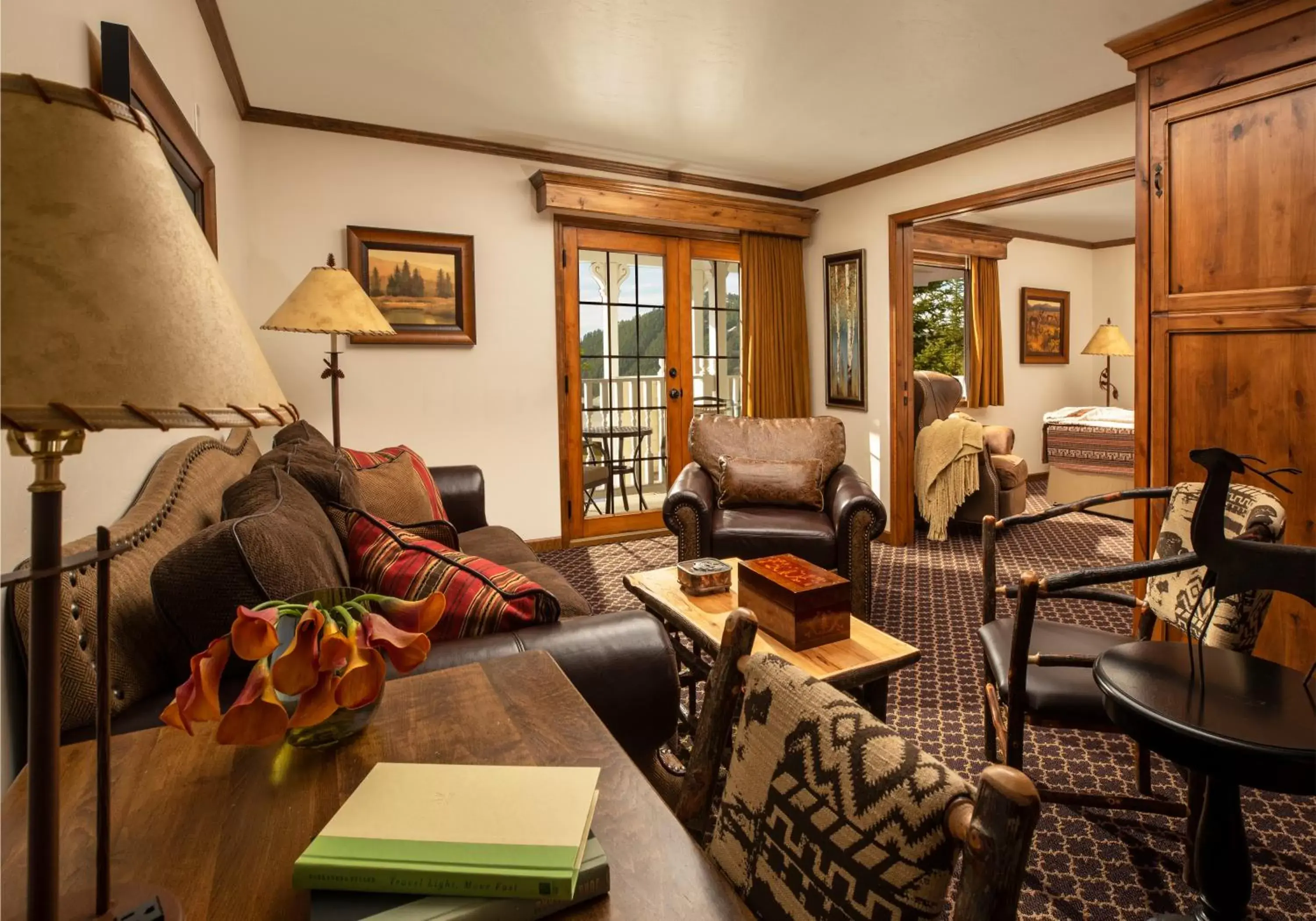 Living room, Seating Area in Parkway Inn of Jackson Hole