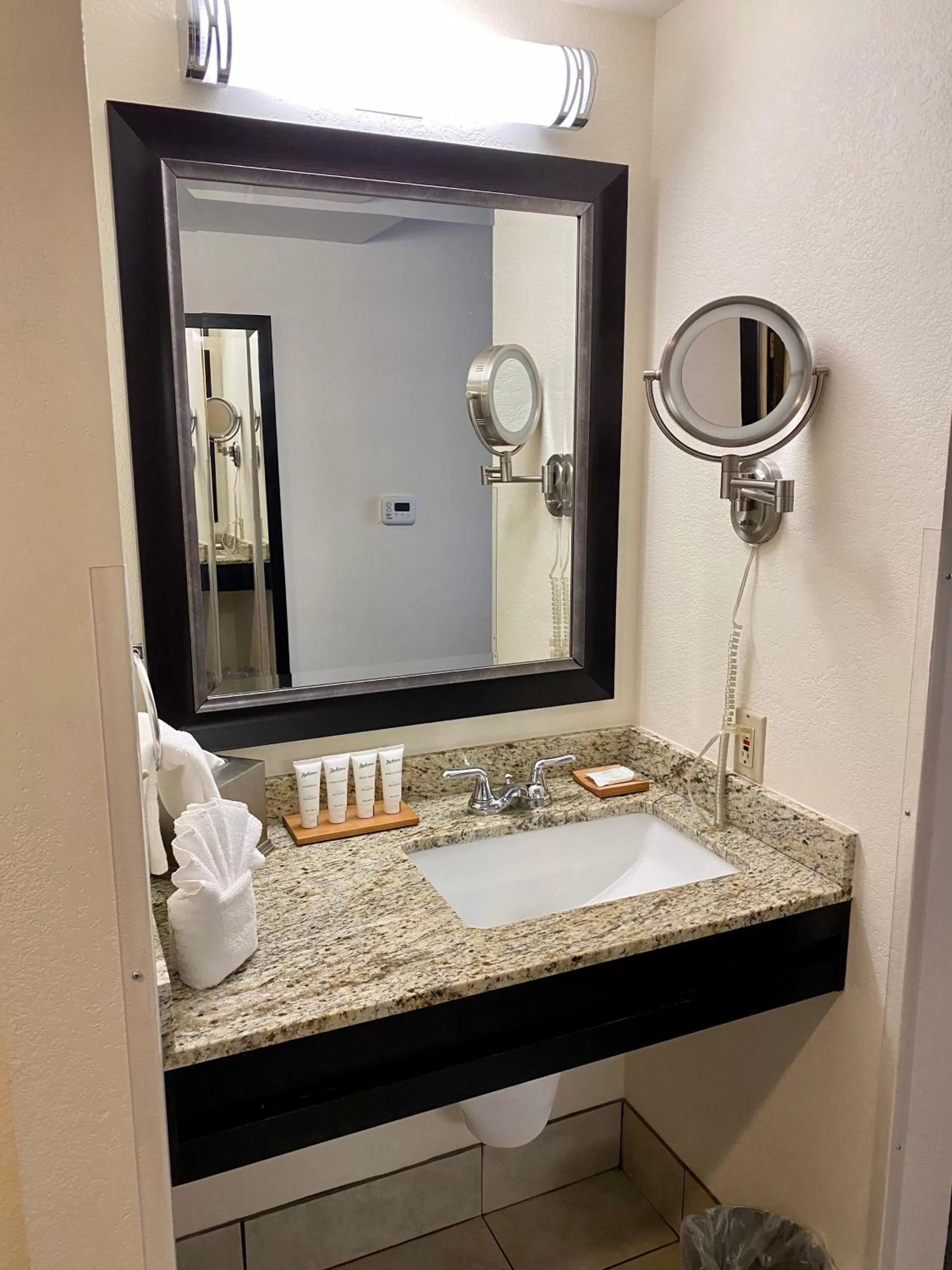 Bathroom in Radisson Hotel Colorado Springs Airport