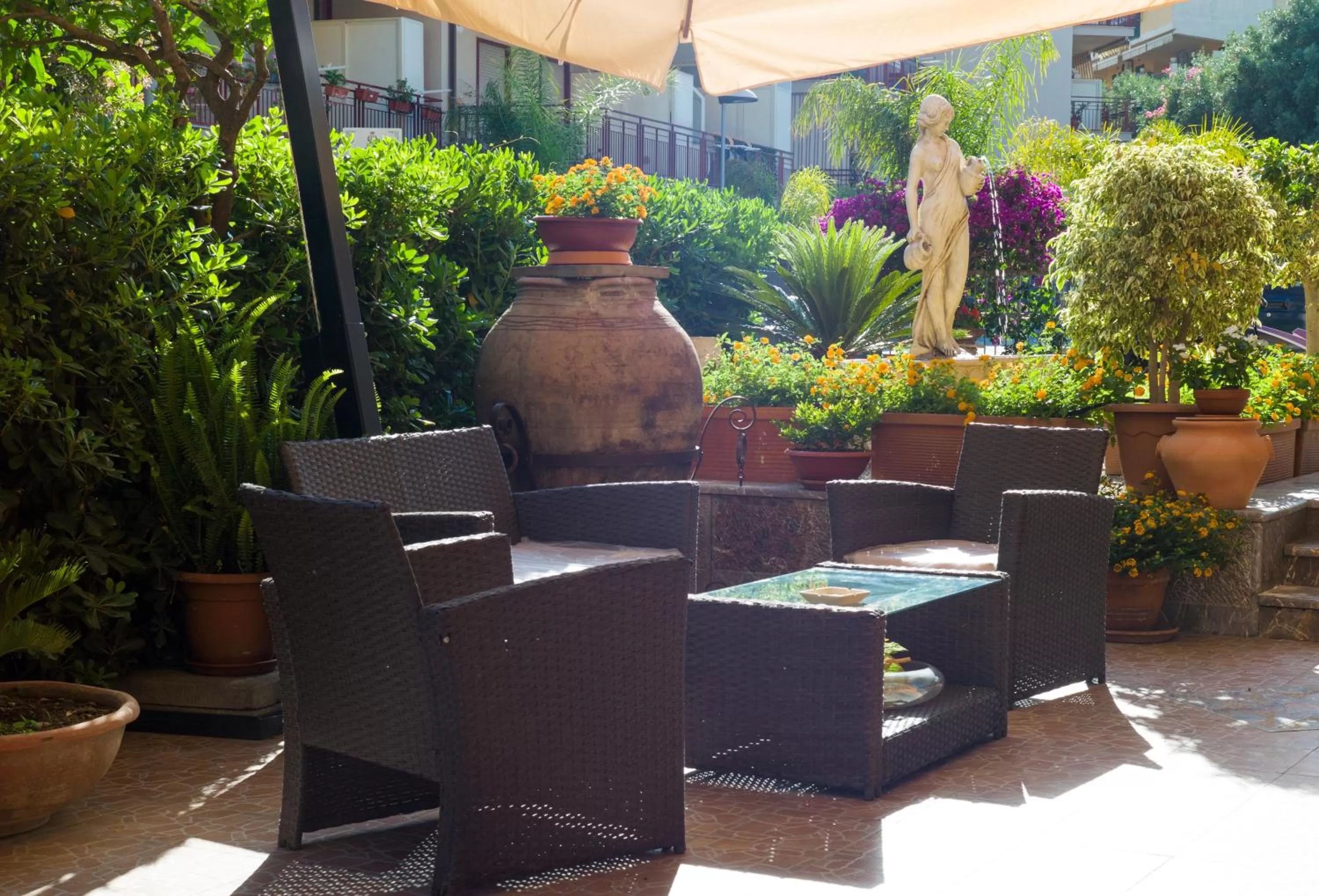 Patio in B&B MareAgrò