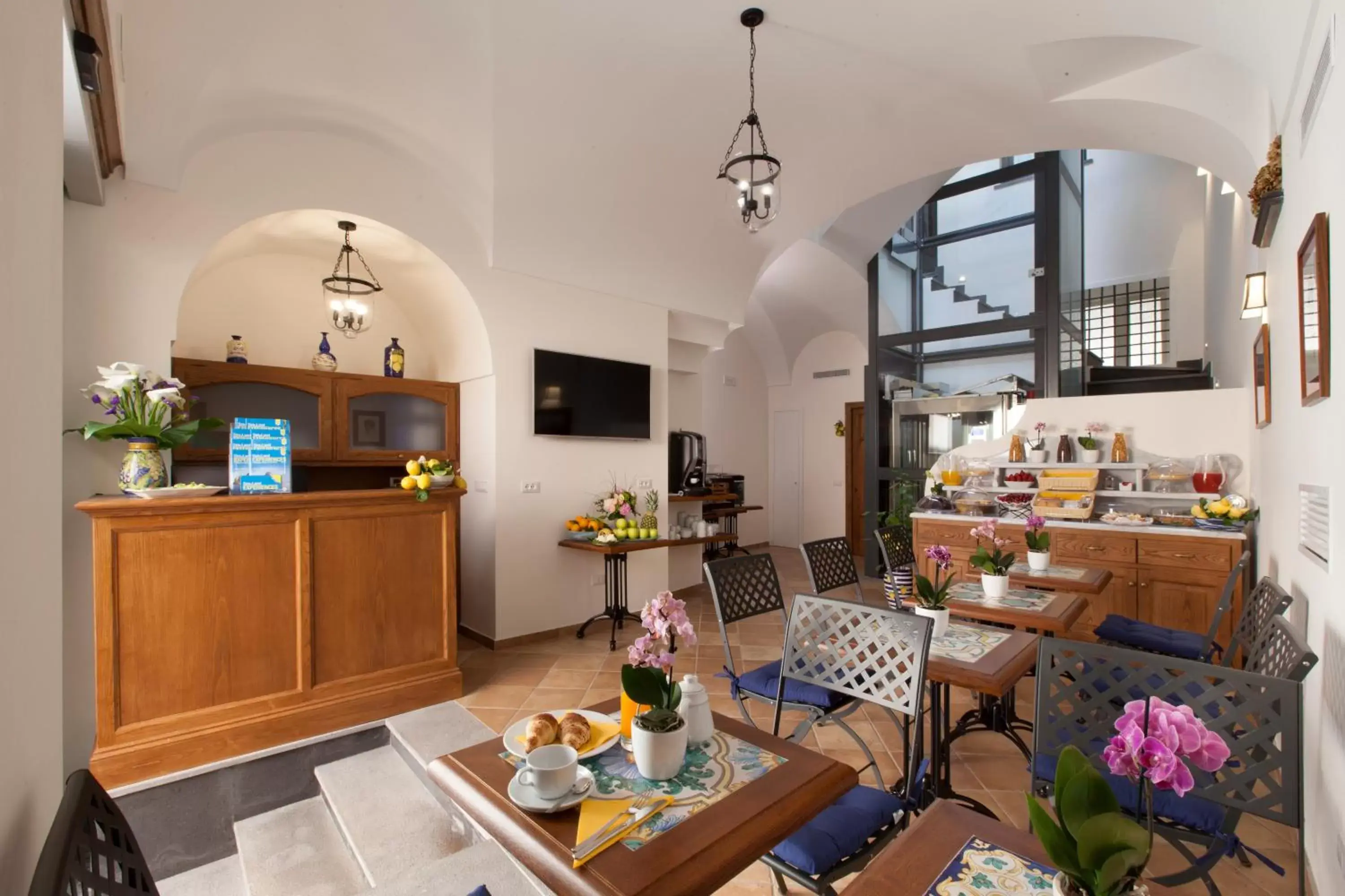 Communal lounge/ TV room, Restaurant/Places to Eat in Palazzo delle Grazie