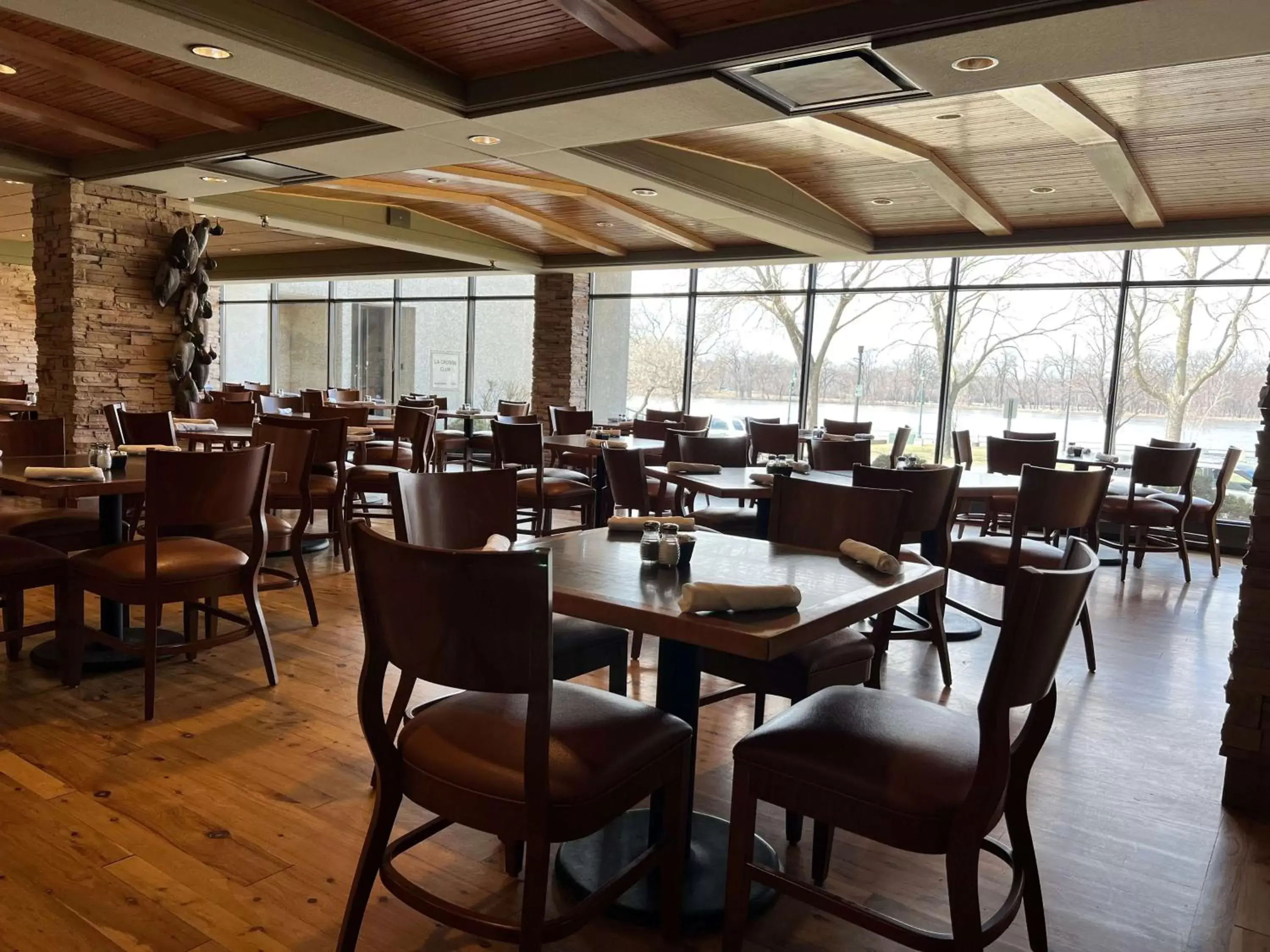 Restaurant/Places to Eat in Radisson Hotel La Crosse