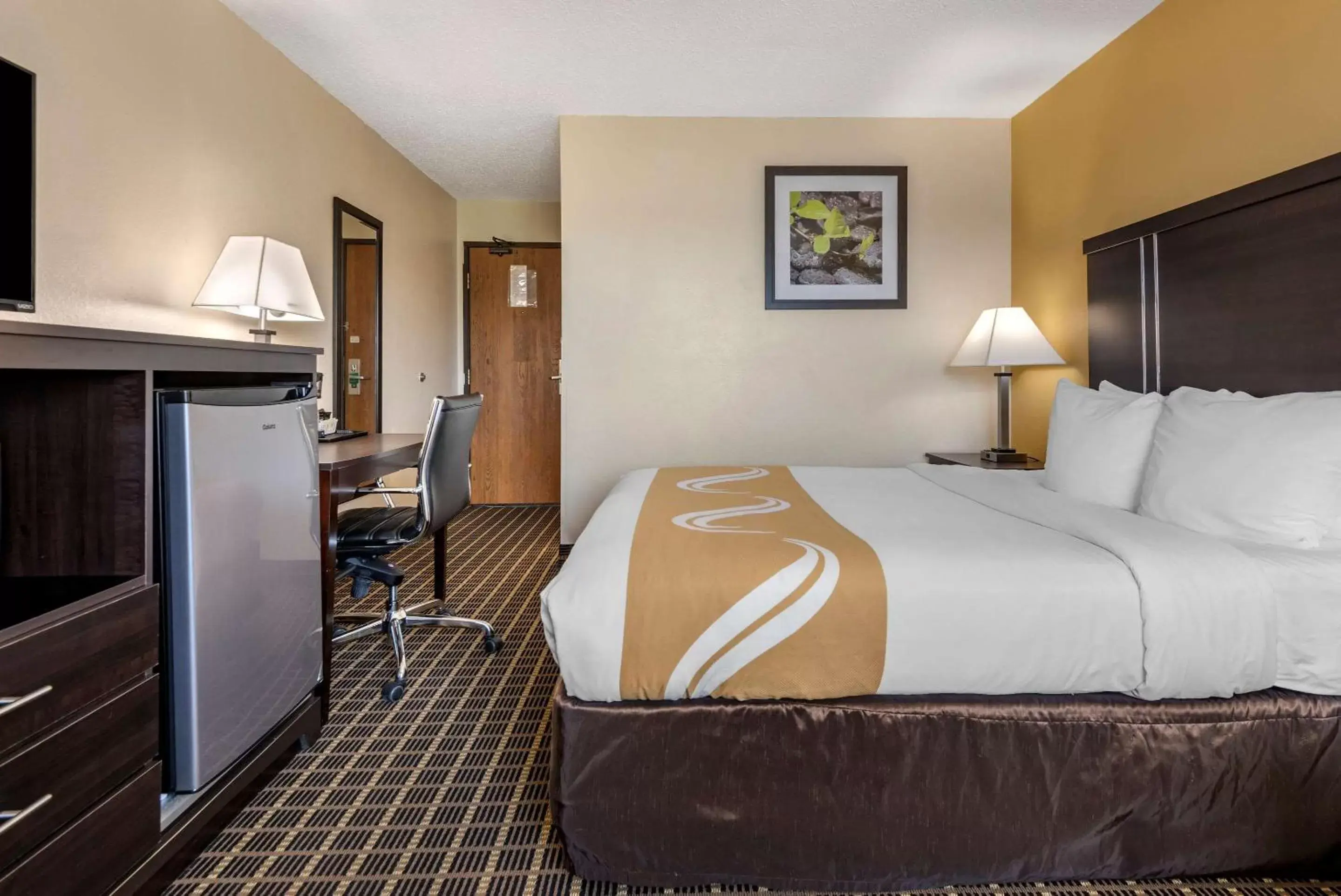 Bedroom, Bed in Quality Inn & Suites Warren