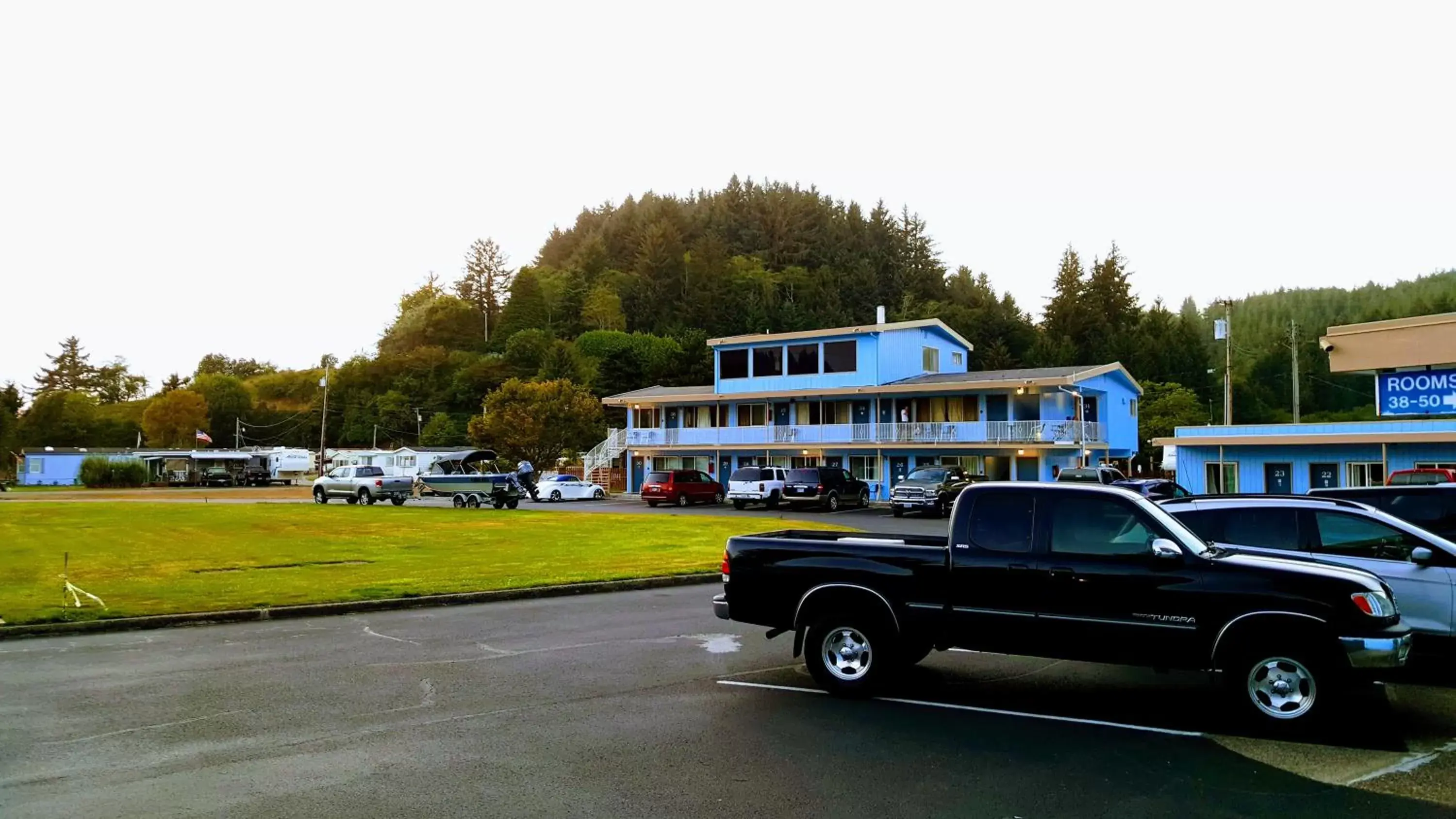 Property Building in Winchester Bay Inn