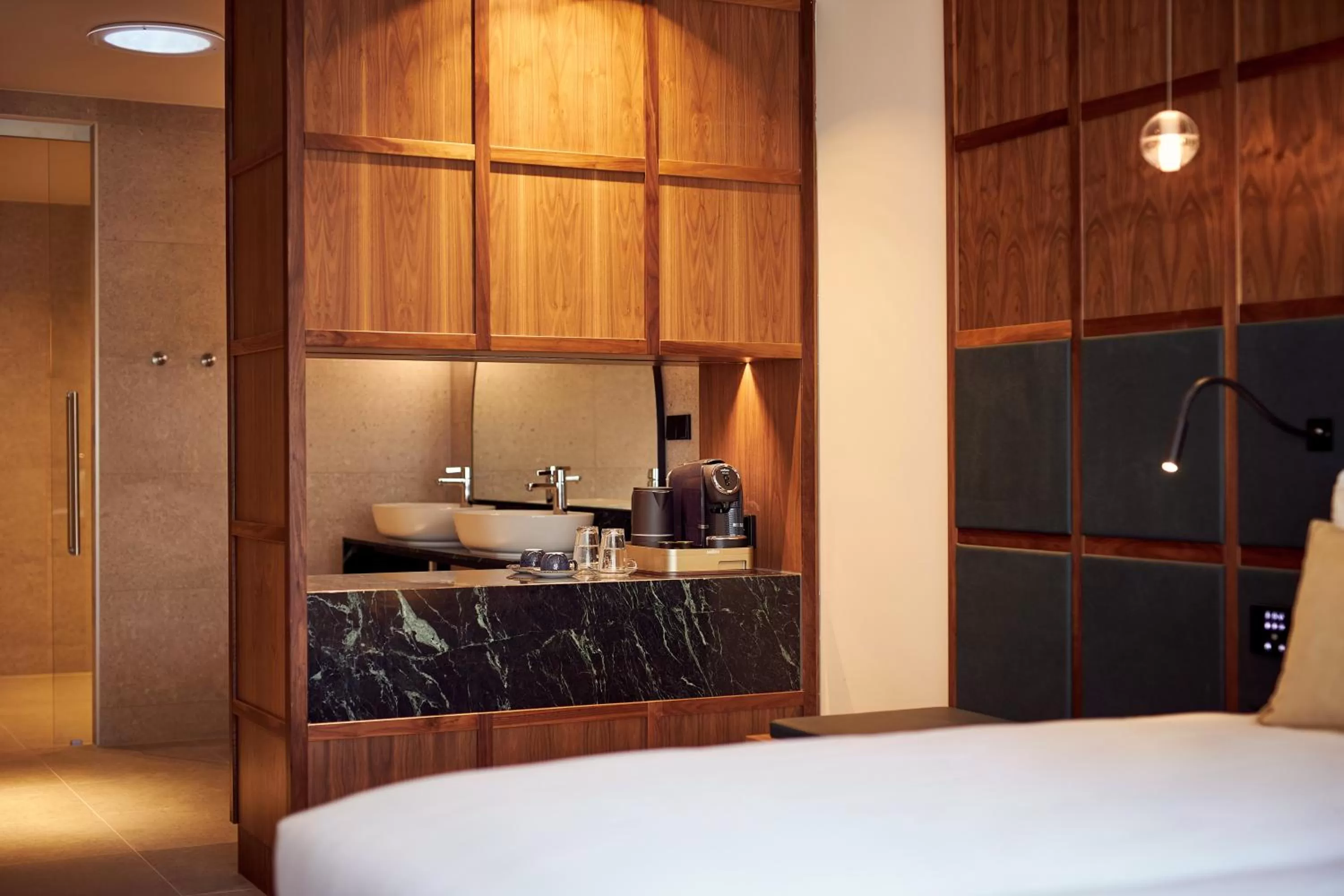 Decorative detail, Bed in Met Hotel Amsterdam