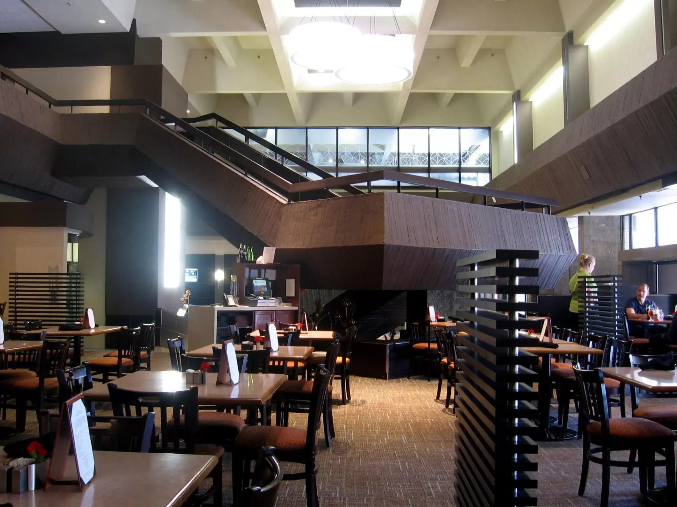 Restaurant/Places to Eat in Ramada Plaza by Wyndham Regina Downtown