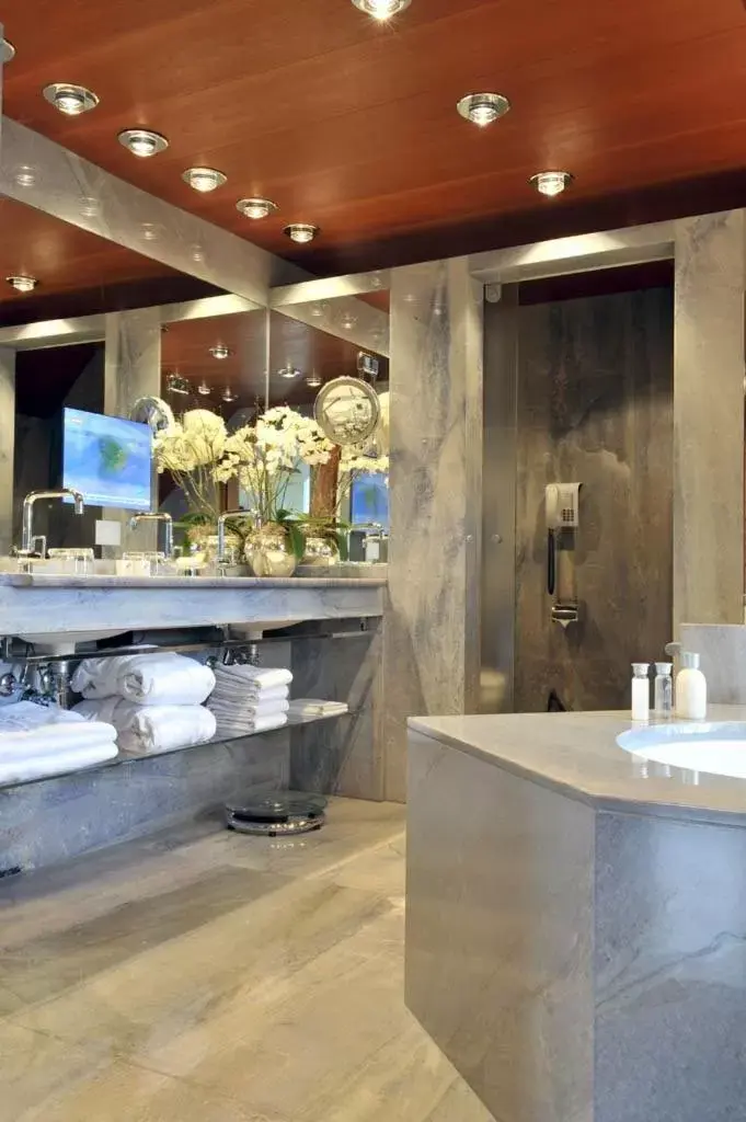 Bathroom in Widder Hotel - Zurichs luxury hideaway