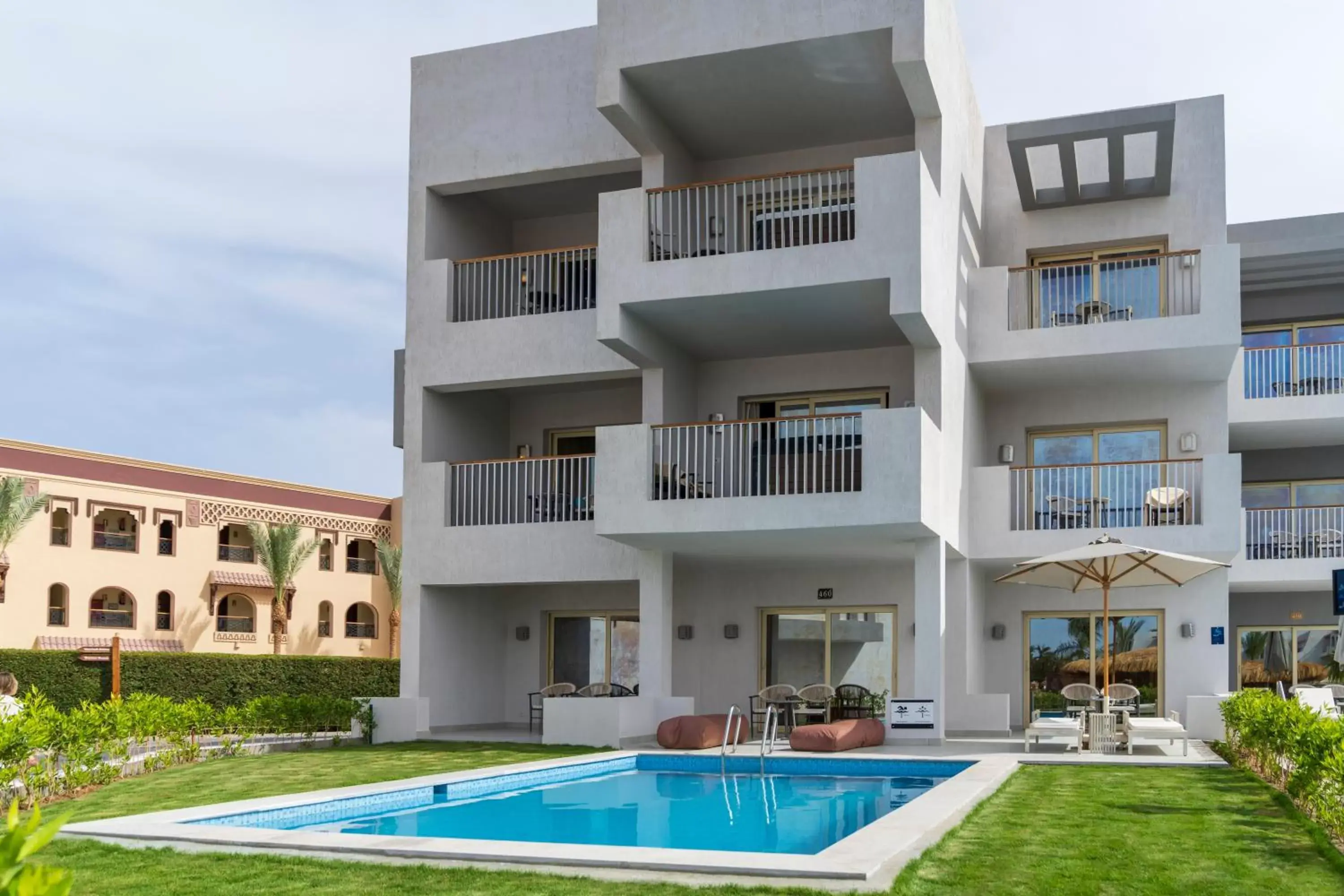 Property building in Sunrise Crystal Bay Resort -Grand Select Property building in Sunrise Crystal Bay Resort -Grand Select