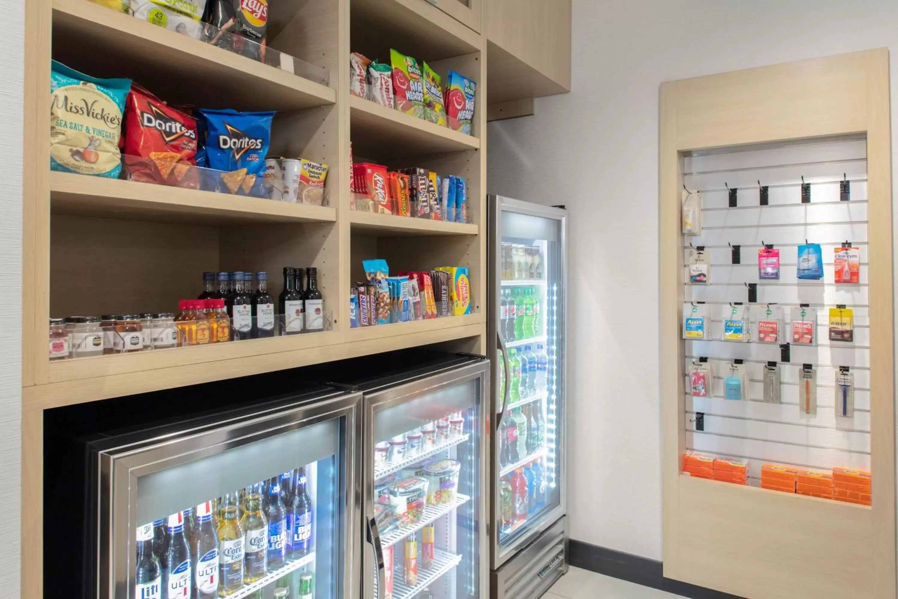 Photo of the whole room, Supermarket/Shops in TownePlace Suites By Marriott Dayton Wilmington