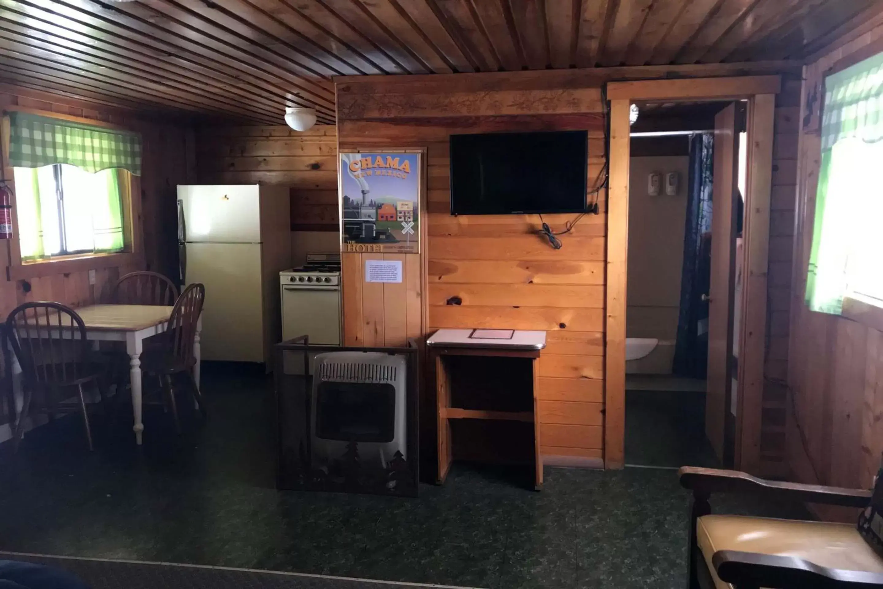 Living room, TV/Entertainment Center in Elkhorn Lodge