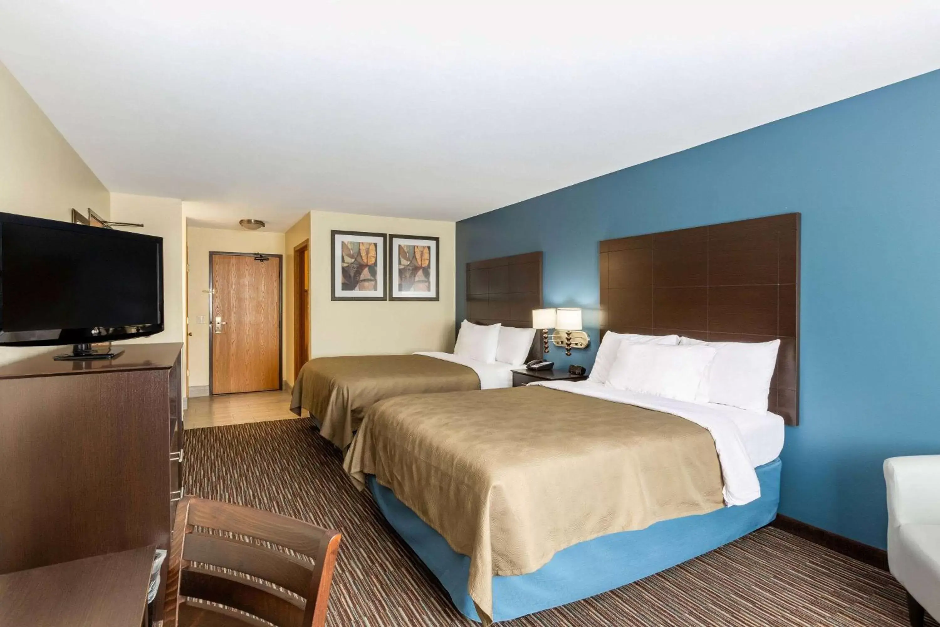 Photo of the whole room, Bed in AmericInn by Wyndham Jefferson