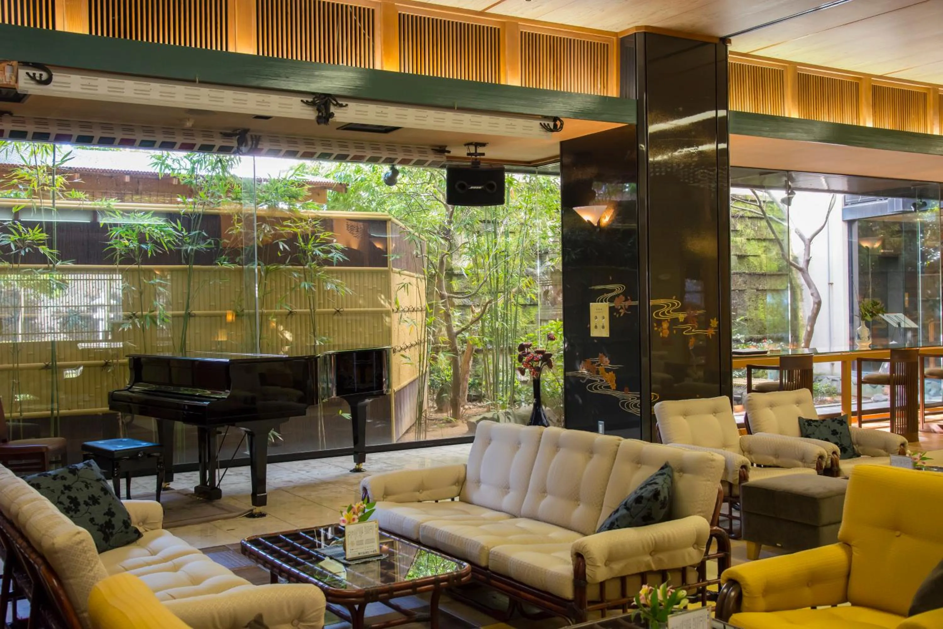 Communal lounge/ TV room in Tachibana Shikitei