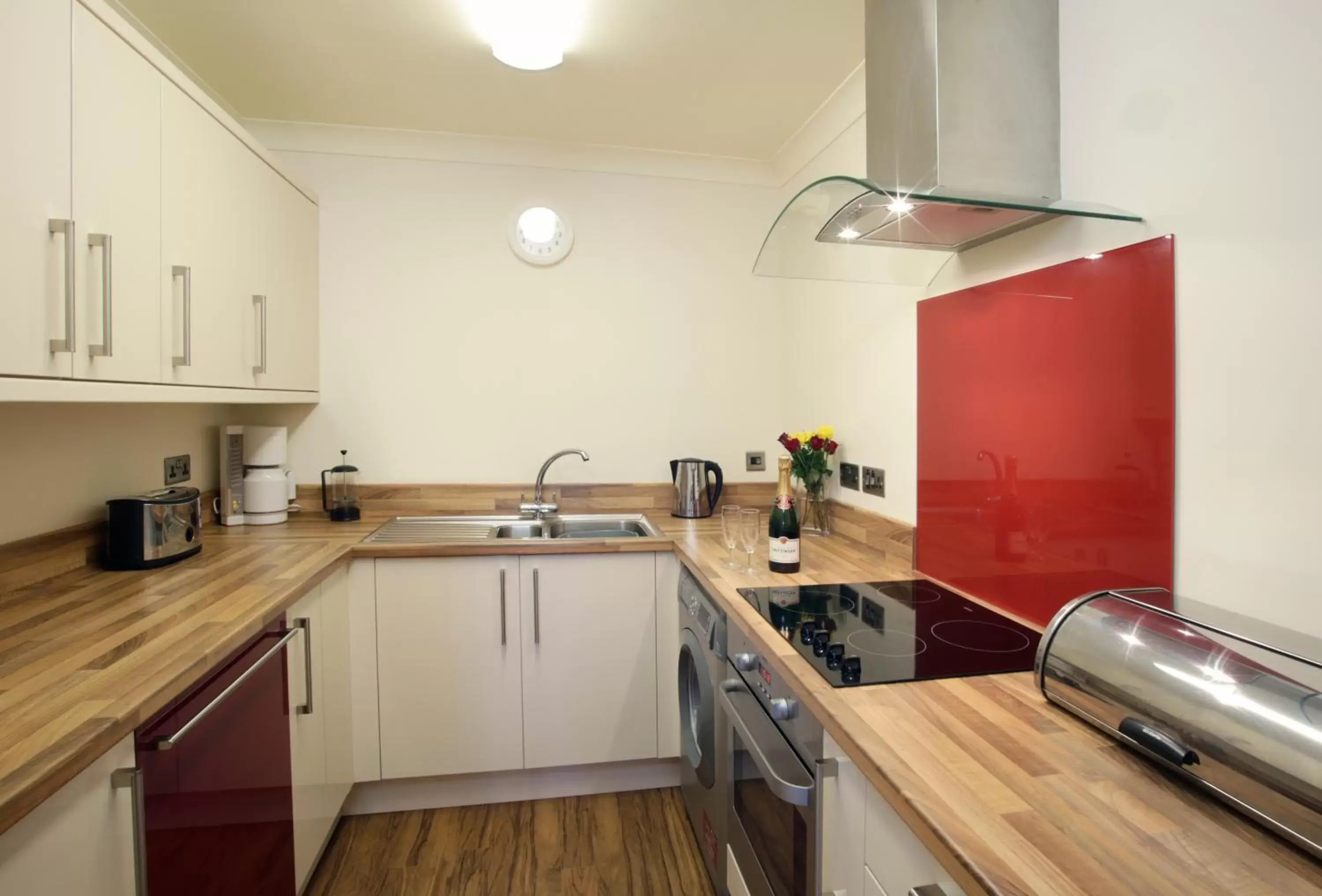 Kitchen or kitchenette, Kitchen/Kitchenette in The Corbyn Apartments