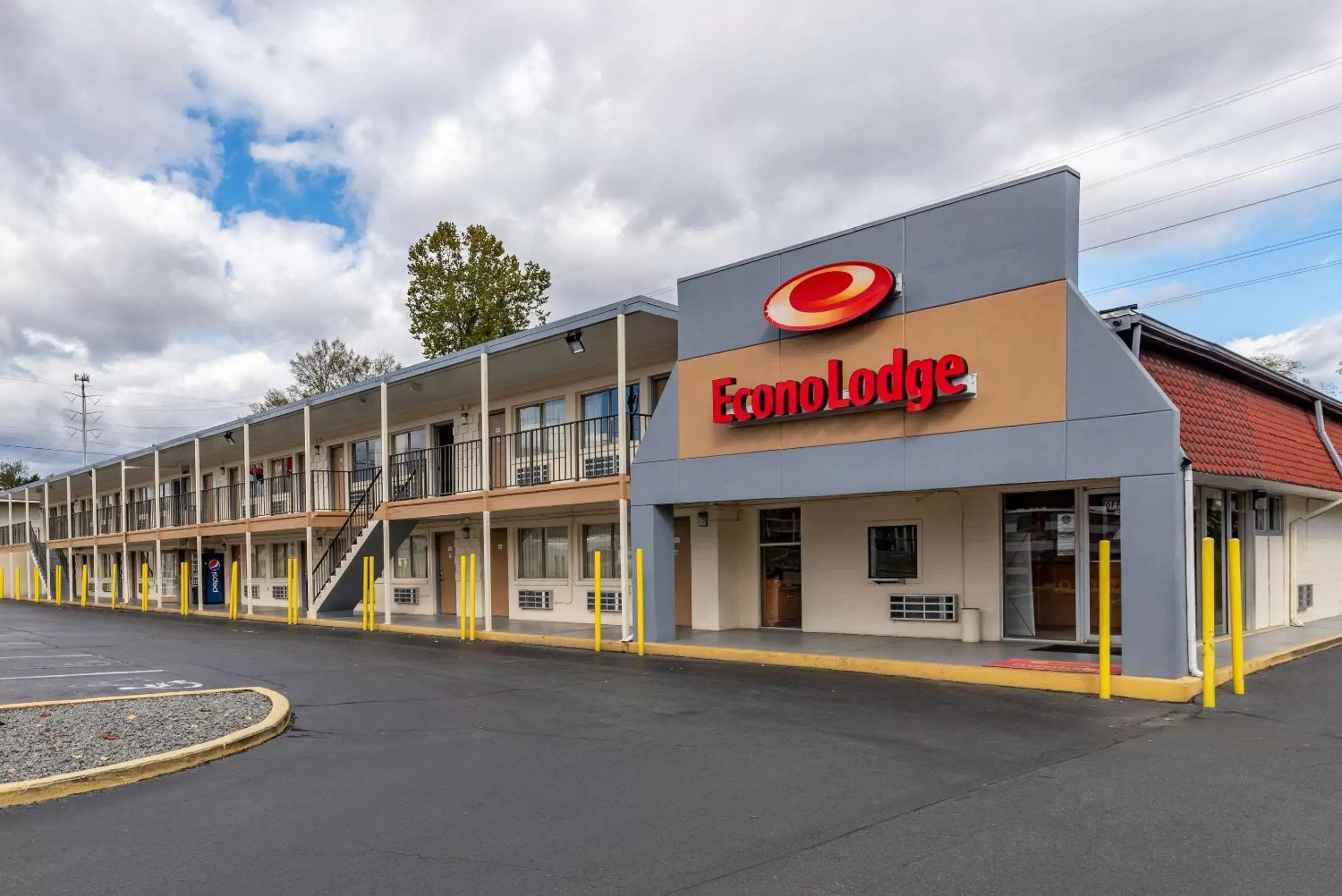 Property building in Econo Lodge North Charlottesville