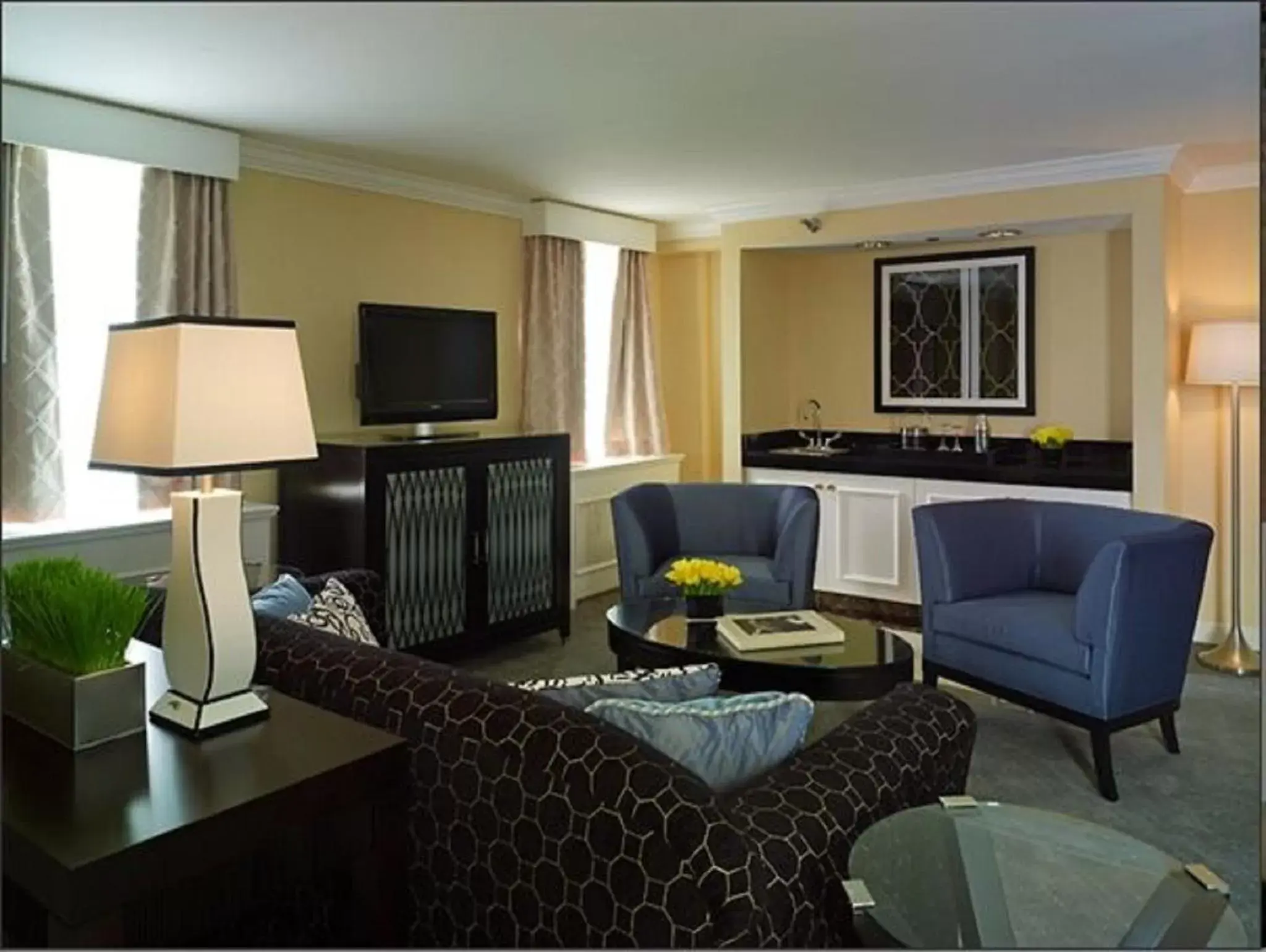 Living room in Warwick Allerton Chicago Living room in Warwick Allerton Chicago