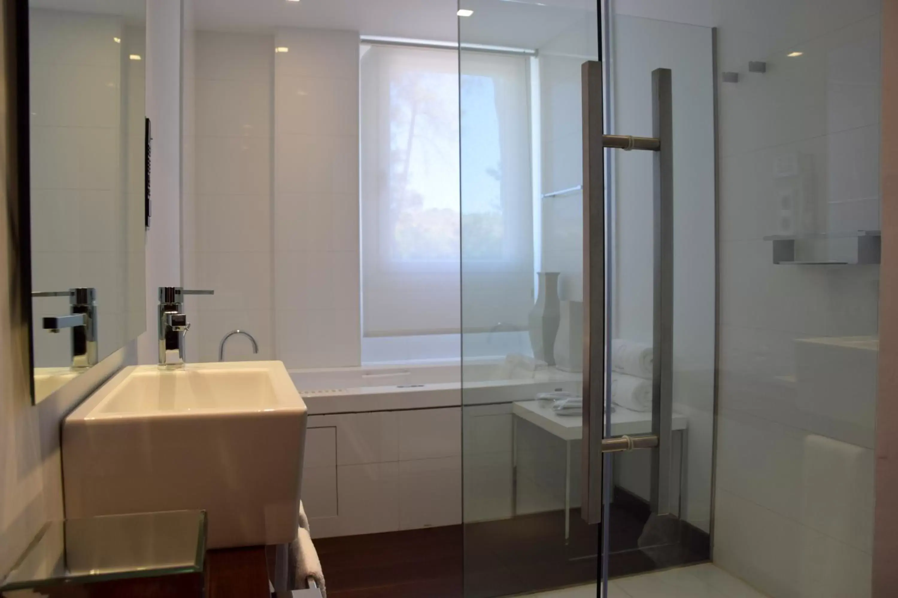 Shower, Bathroom in Hotel Ferrero - Singular's Hotels