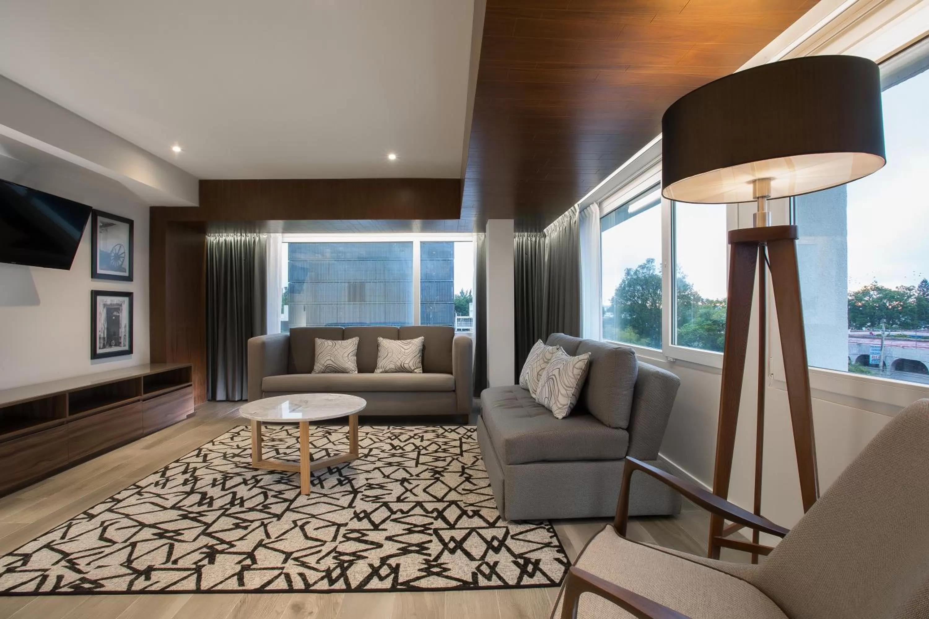 Seating area in Hotel Indigo Guadalajara Expo by IHG