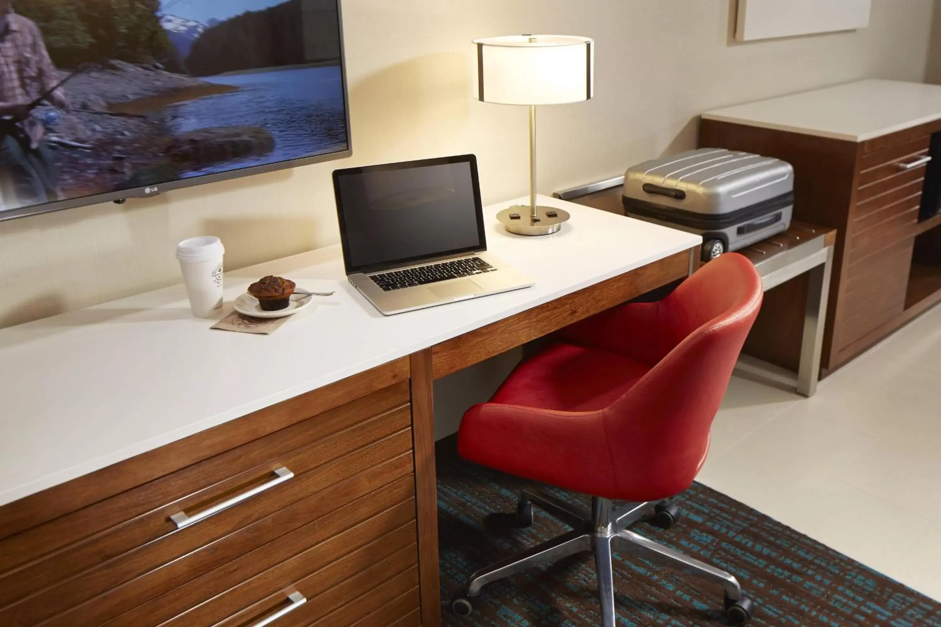 Photo of the whole room, TV/Entertainment Center in SpringHill Suites by Marriott at Anaheim Resort Area/Convention Center