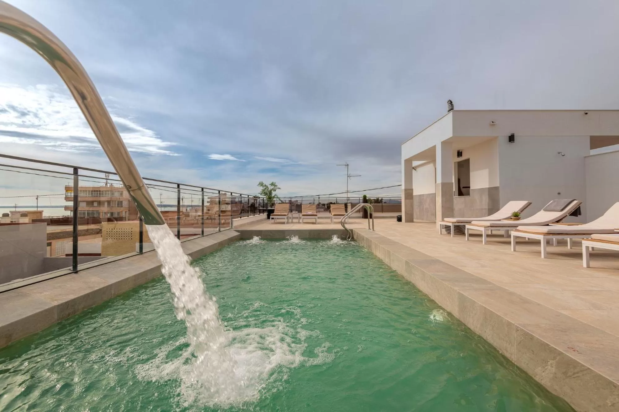 Swimming pool in Santa Pola Apartments