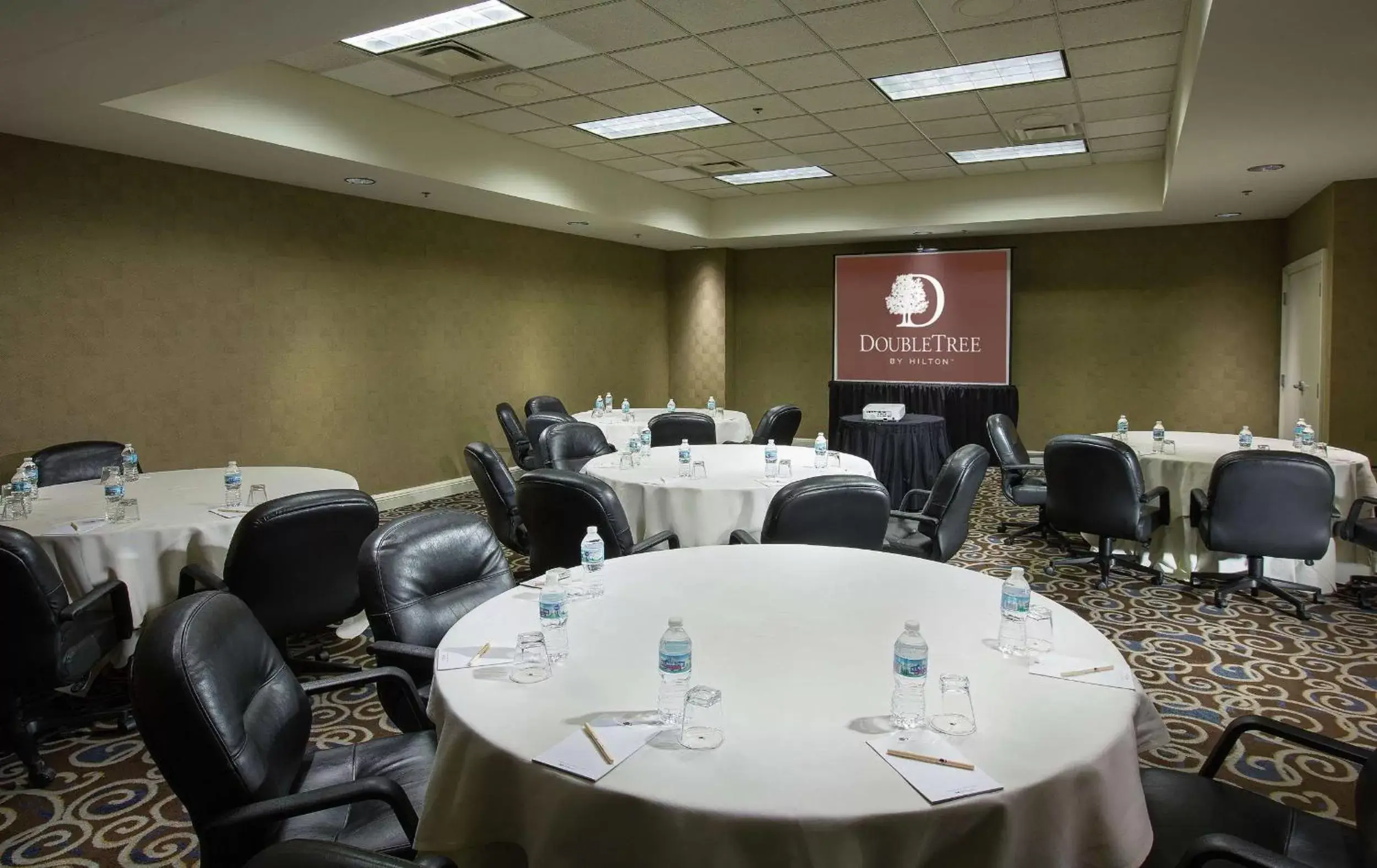 Meeting/conference room in DoubleTree by Hilton Chicago O'Hare Airport-Rosemont