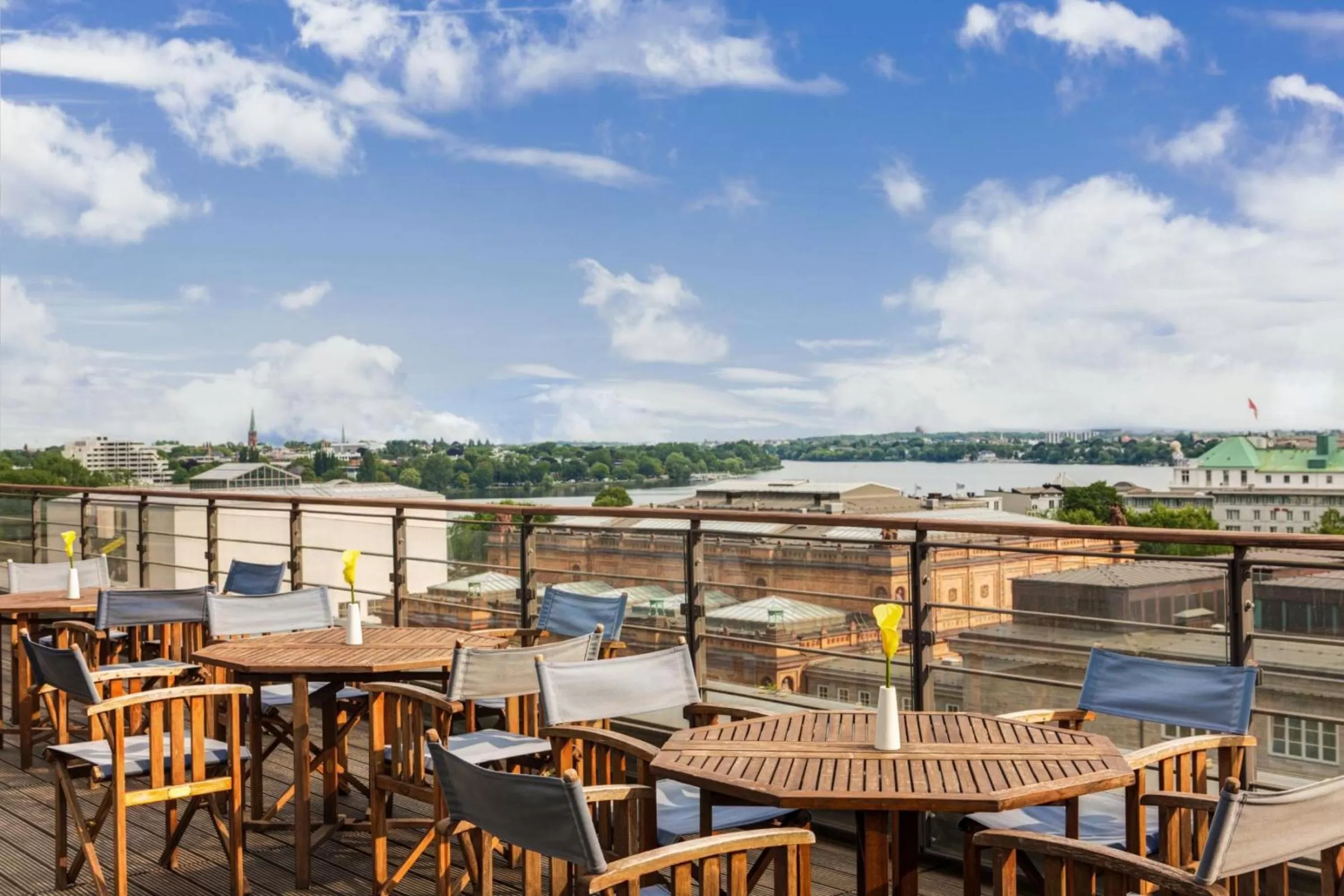 Patio in IntercityHotel Hamburg Hauptbahnhof