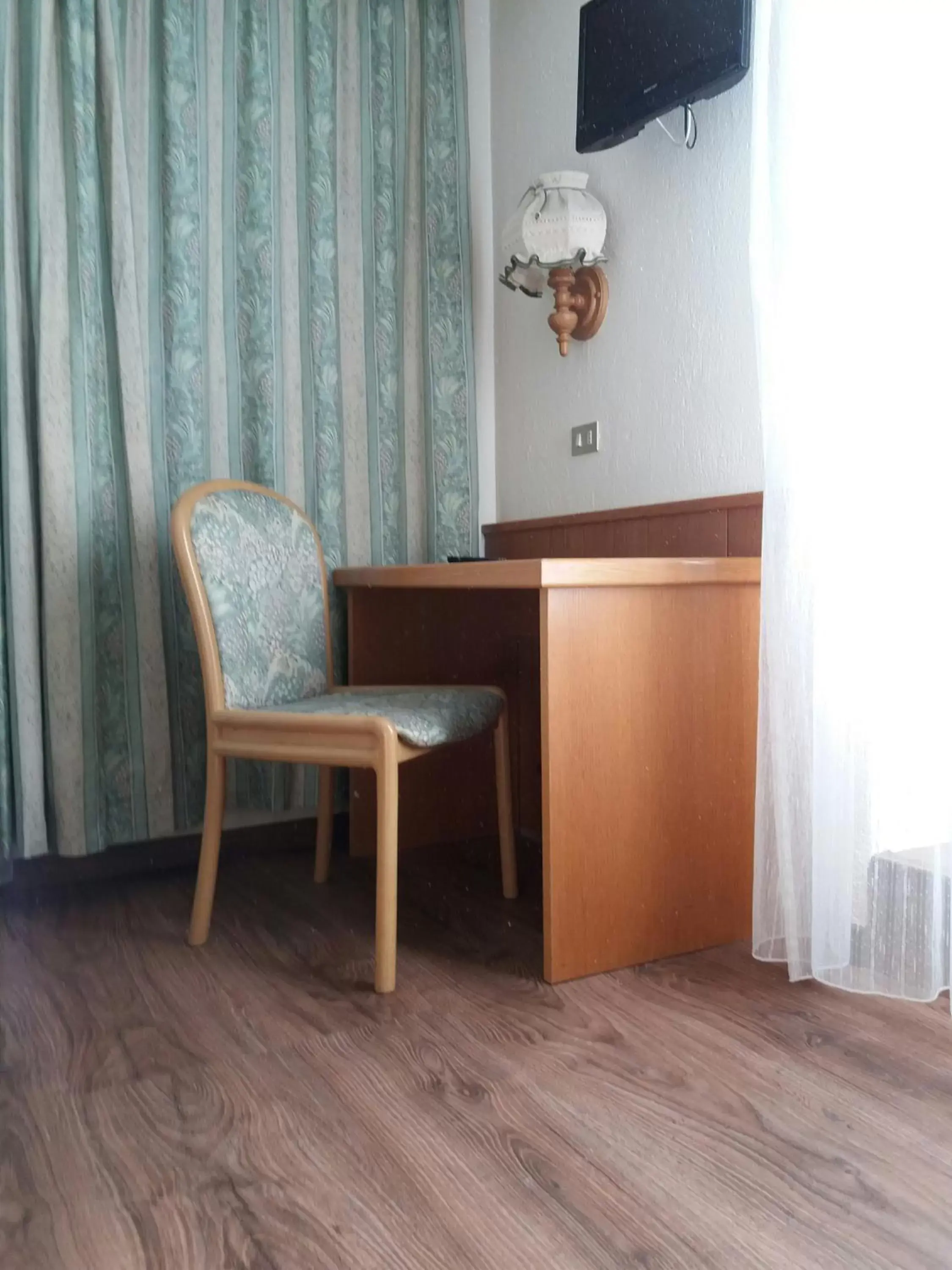 View (from property/room), TV/Entertainment Center in Hotel Ottoz Meublé