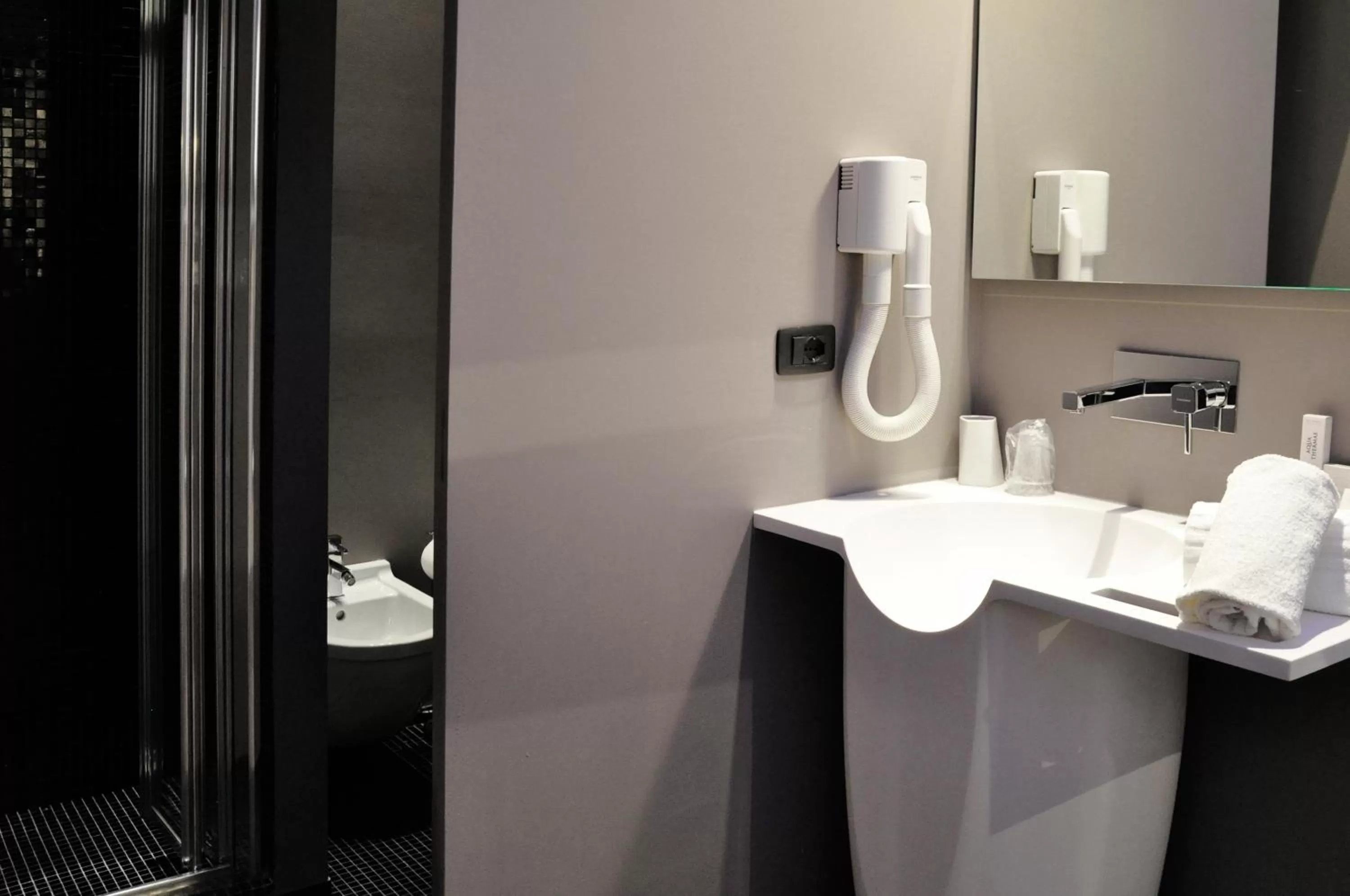 Shower in Le Camp Suite & Spa