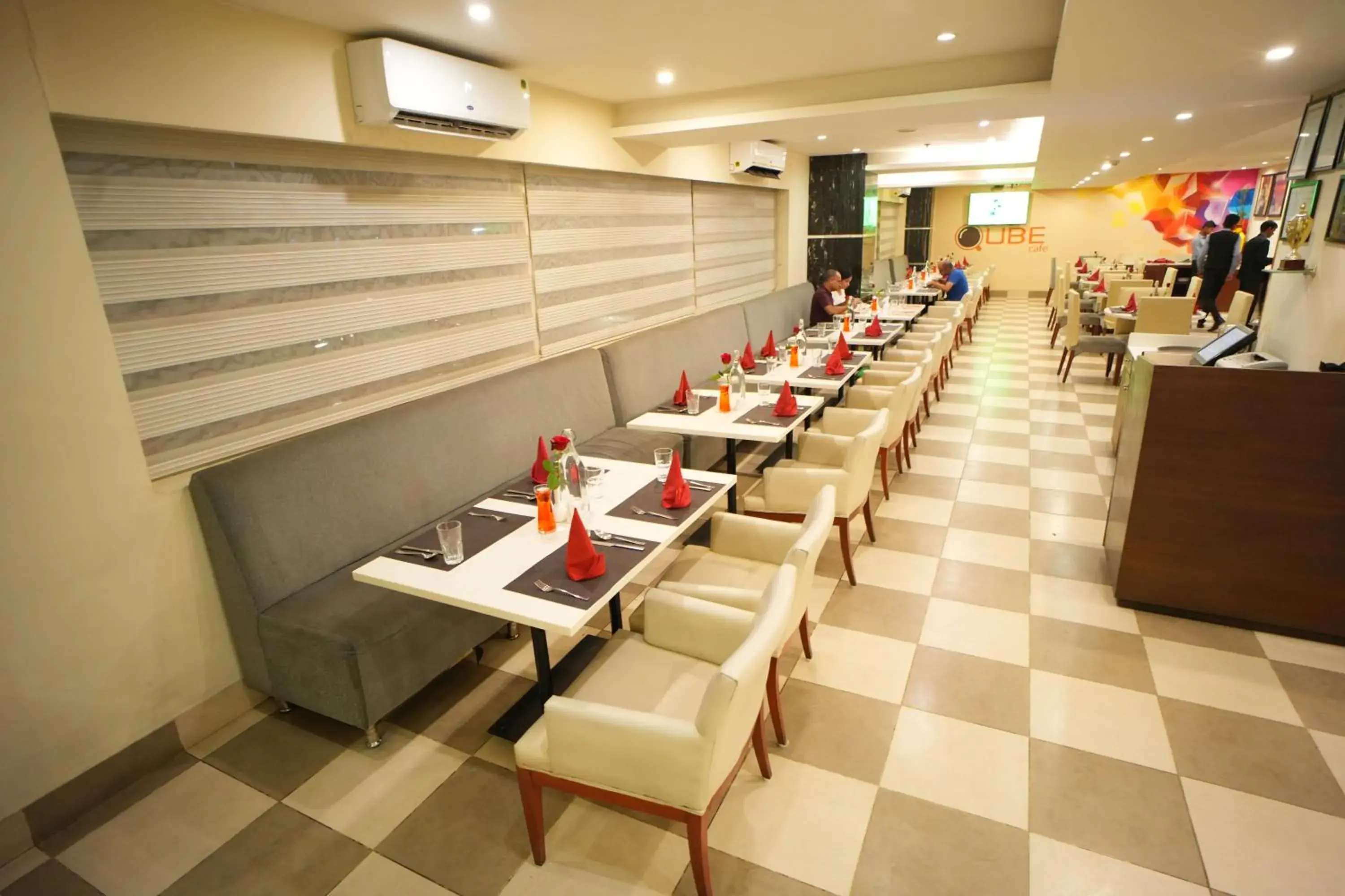 Restaurant/Places to Eat in Siesta Hitech Hotel