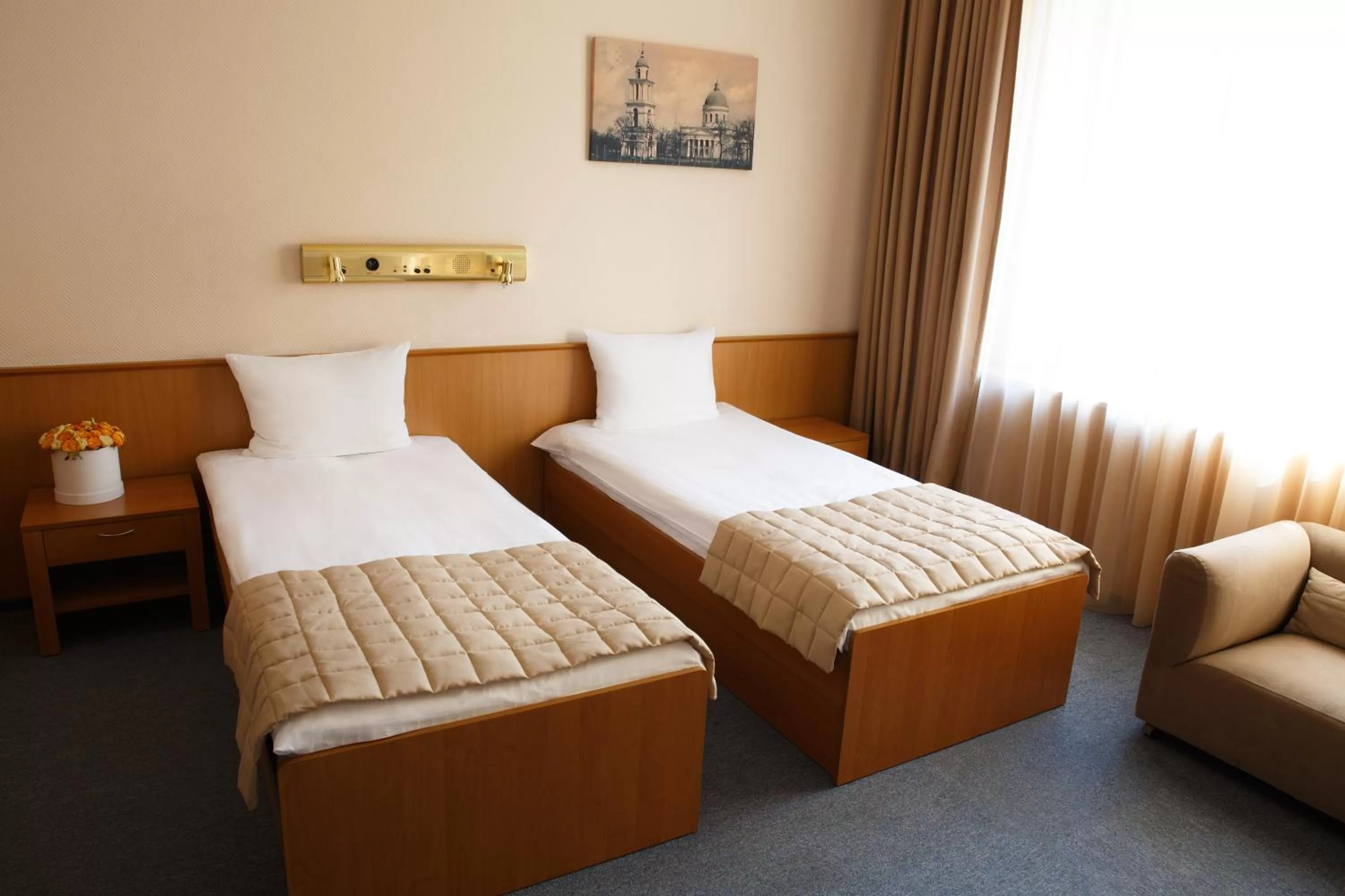 Twin Room in Jolly Alon Hotel
