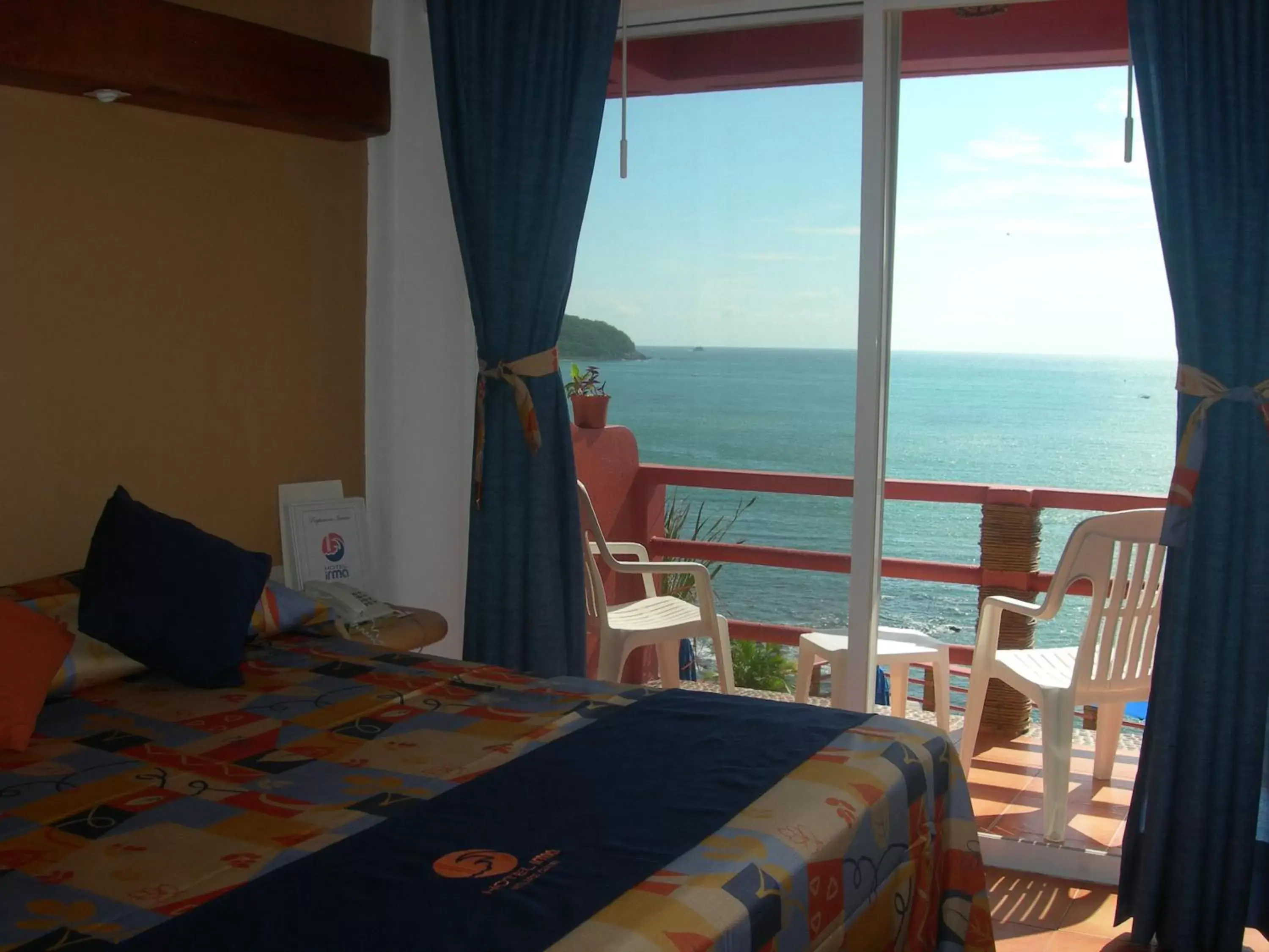 Standard Twin Room with Sea View in Hotel Irma