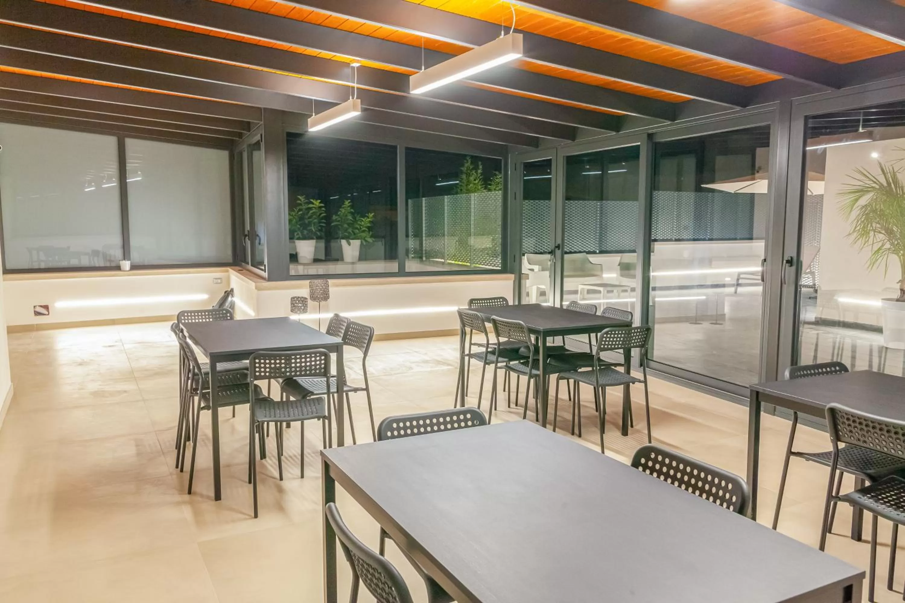 Restaurant/Places to Eat in Isgrò Rooms