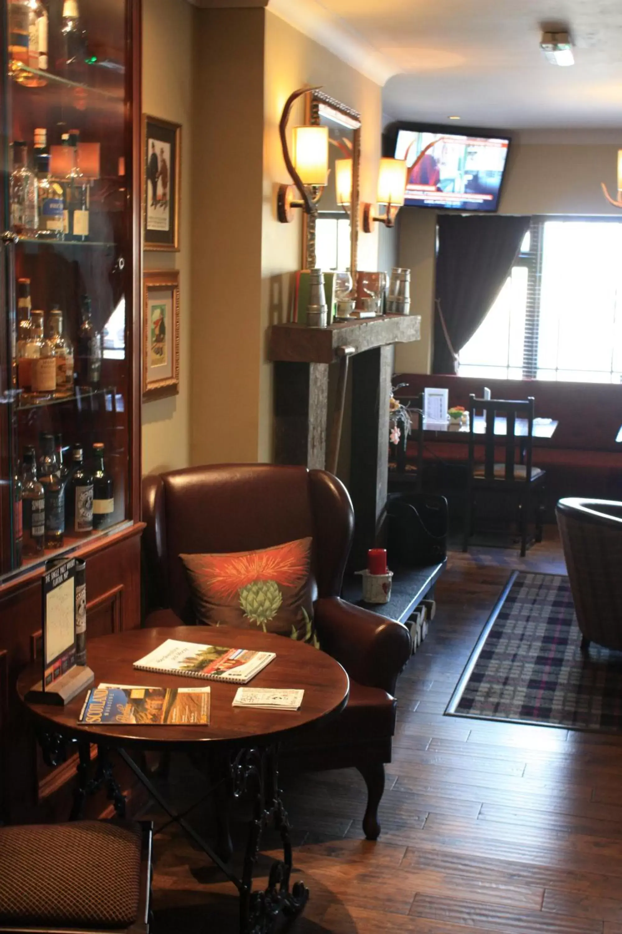 Restaurant/places to eat, Lounge/Bar in Newburgh Inn