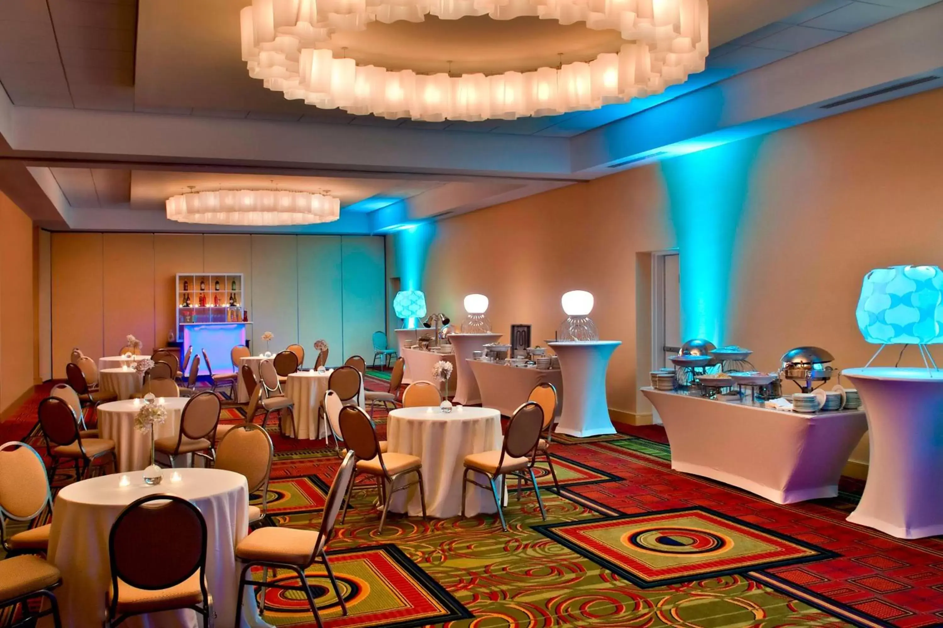 Meeting/conference room, Restaurant/Places to Eat in Long Island Marriott Hotel