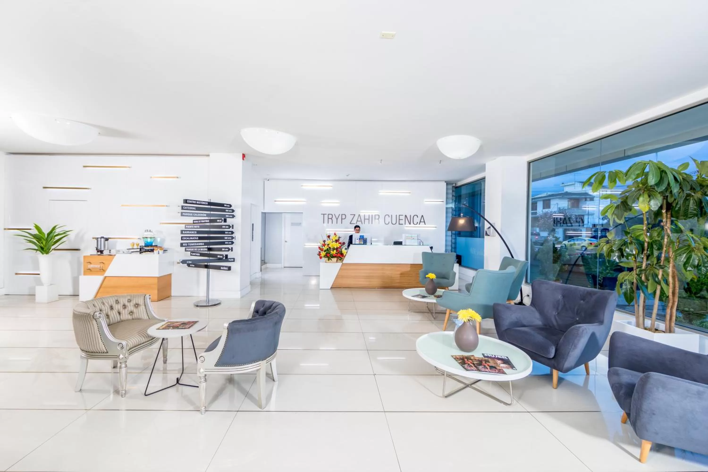 Lobby or reception in TRYP by Wyndham Cuenca Zahir