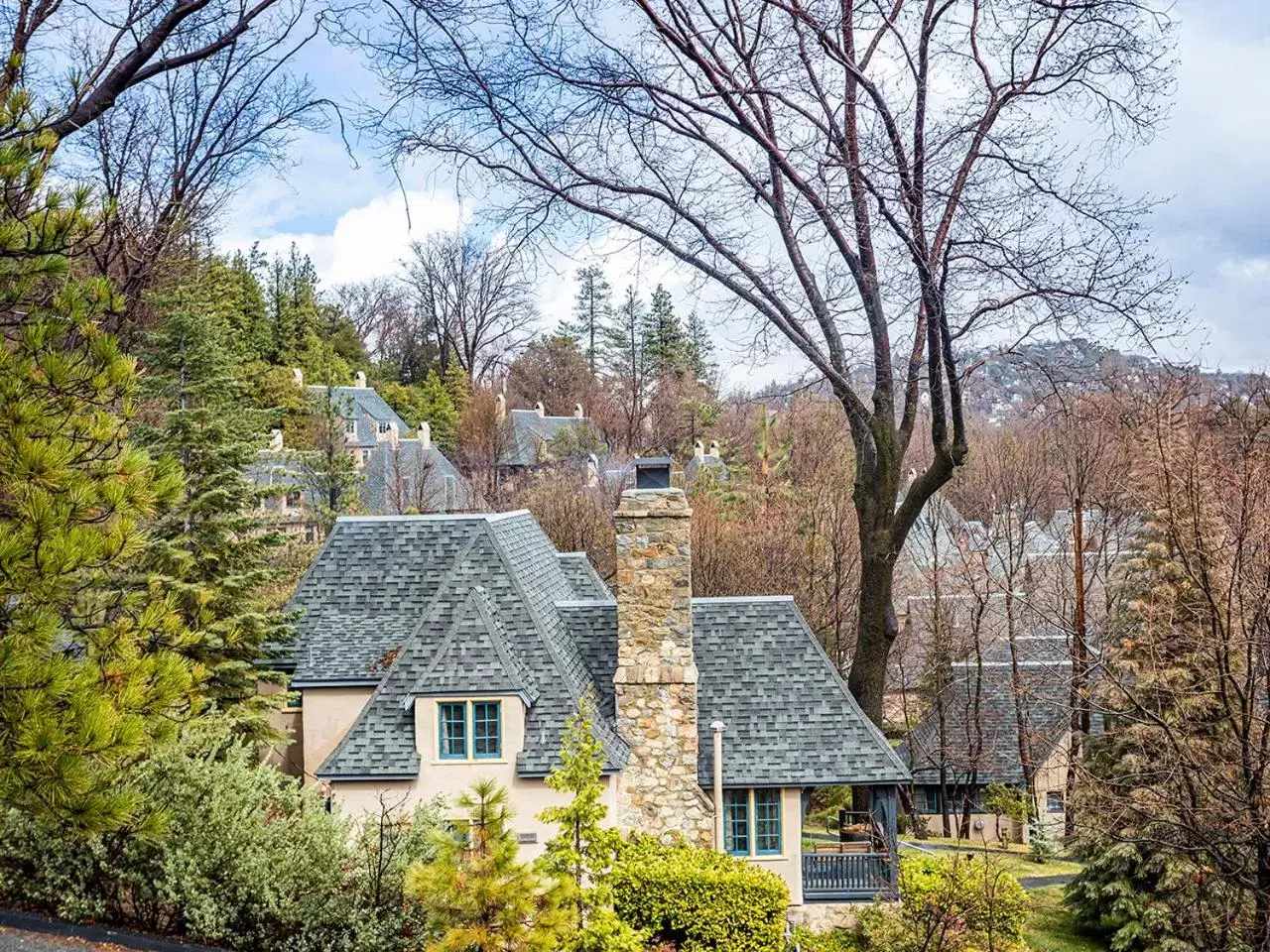 Property building in UCLA Lake Arrowhead Lodge Property building in UCLA Lake Arrowhead Lodge