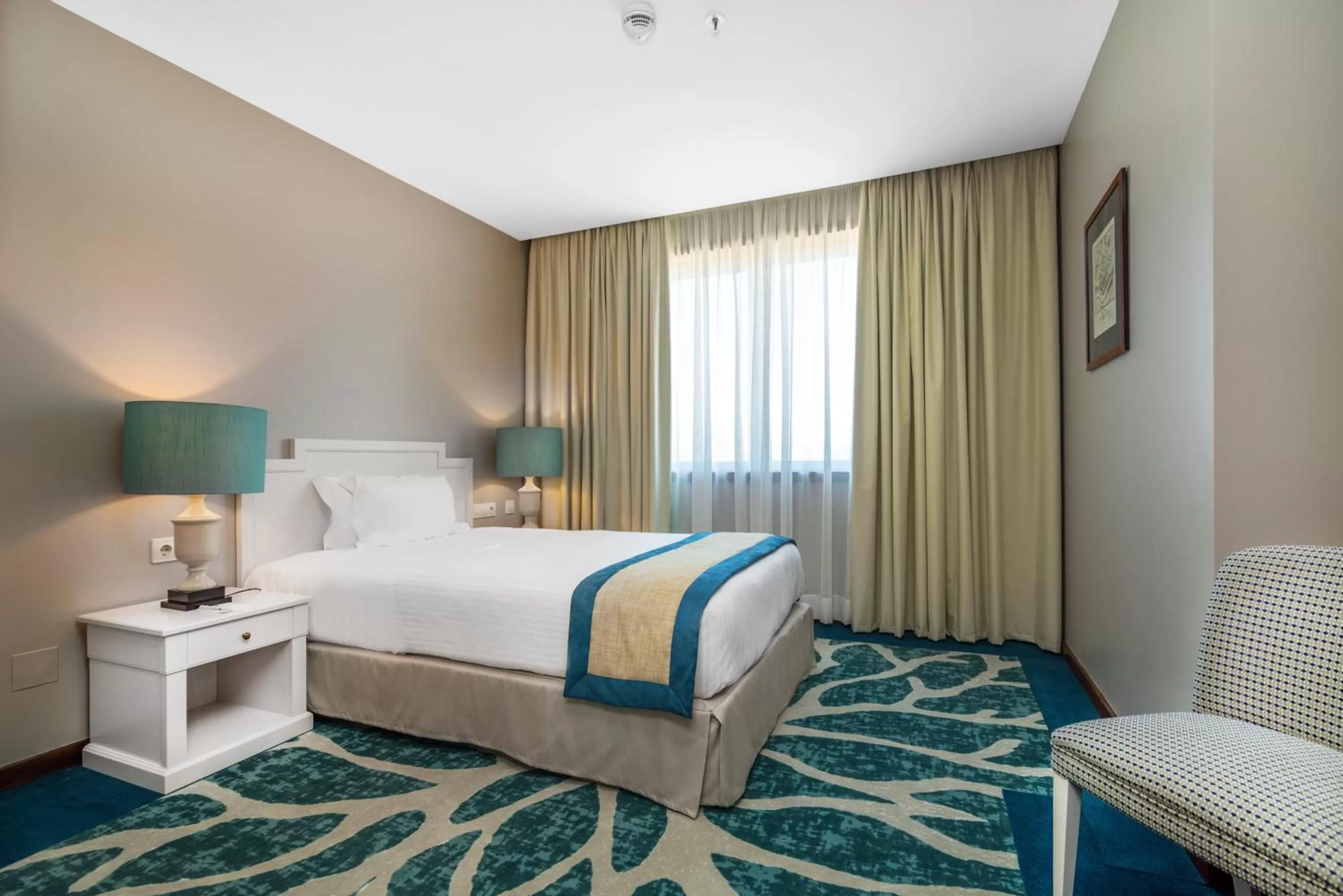 Photo of the whole room, Bed in Holiday Inn Porto Gaia by IHG