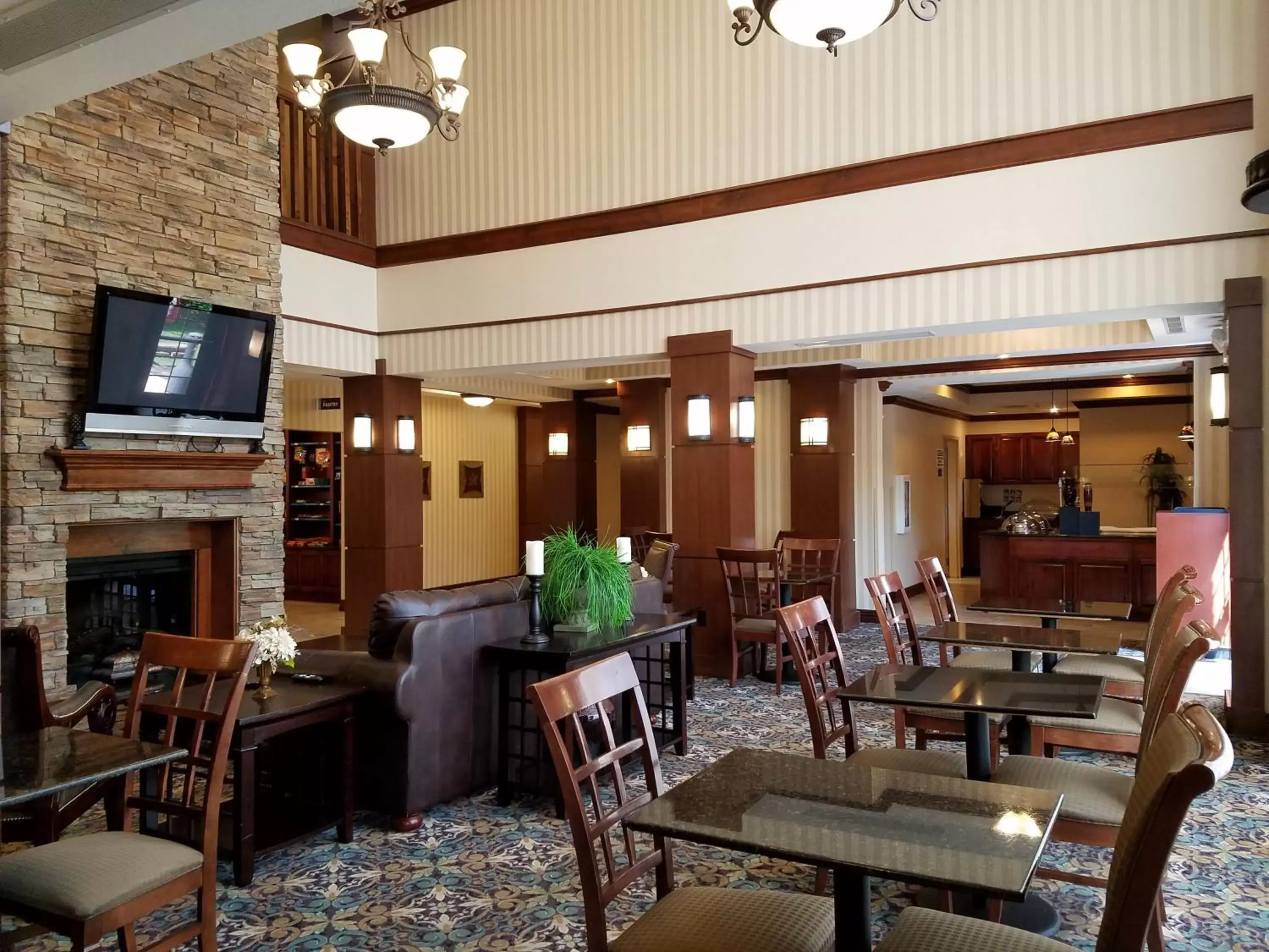 Restaurant/Places to Eat in Staybridge Suites Rogers - Bentonville, an IHG Hotel