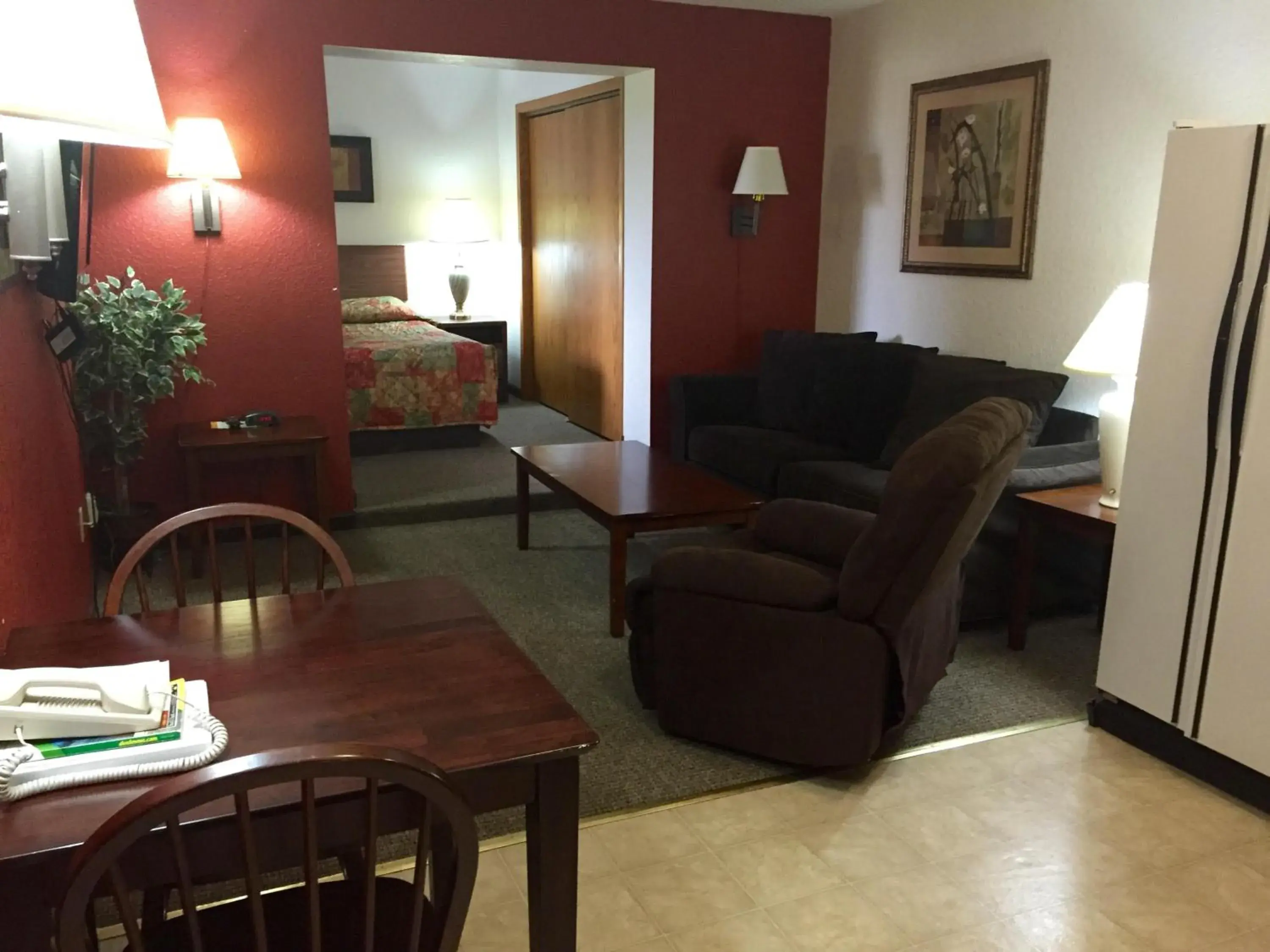 Living room, Seating Area in Americas Best Value Inn Grand Forks