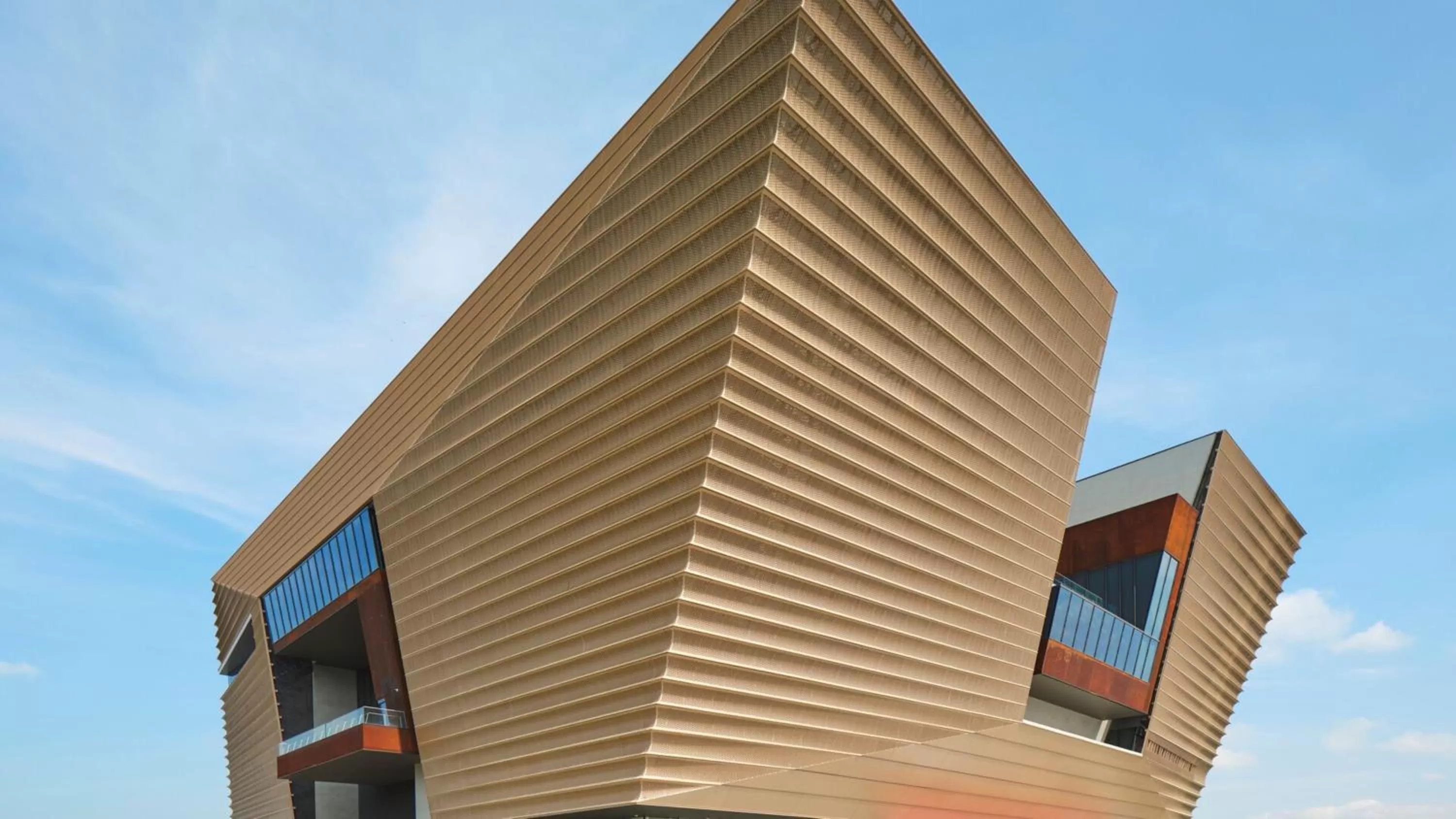 Area and facilities in Holiday Inn Golden Mile by IHG