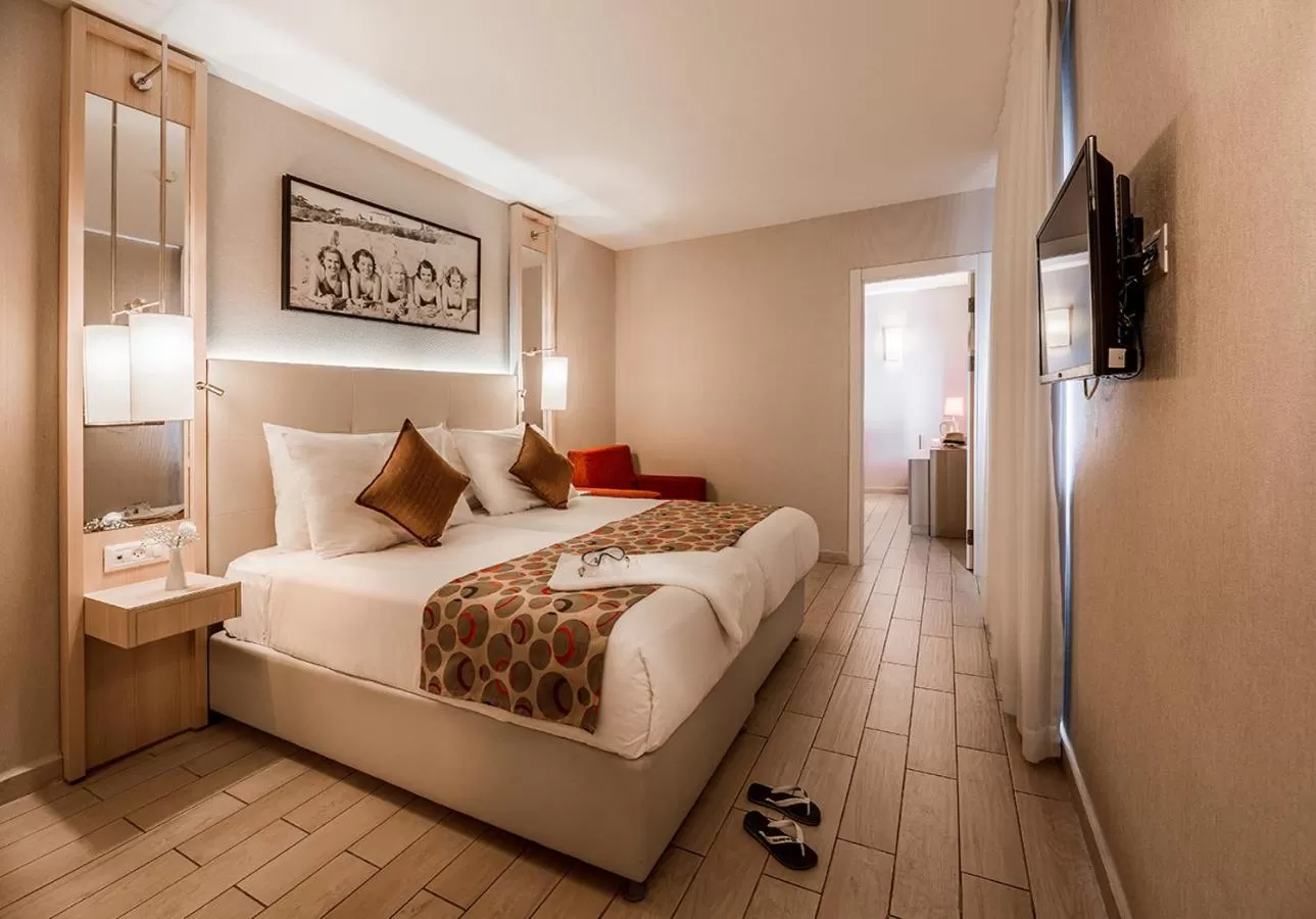 Bed in Astral Maris Hotel