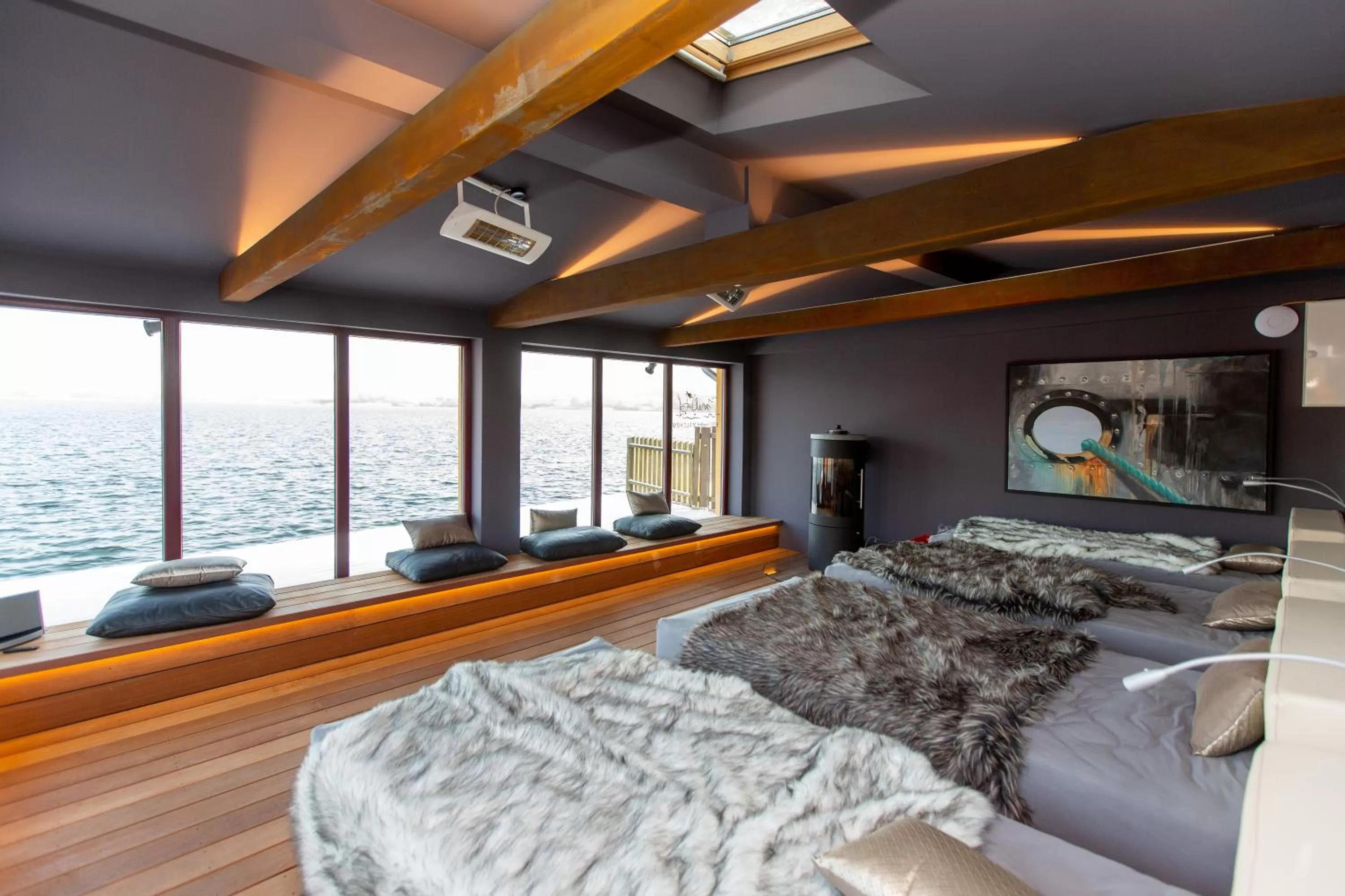 Winter, Bed in Hotel Inselhof