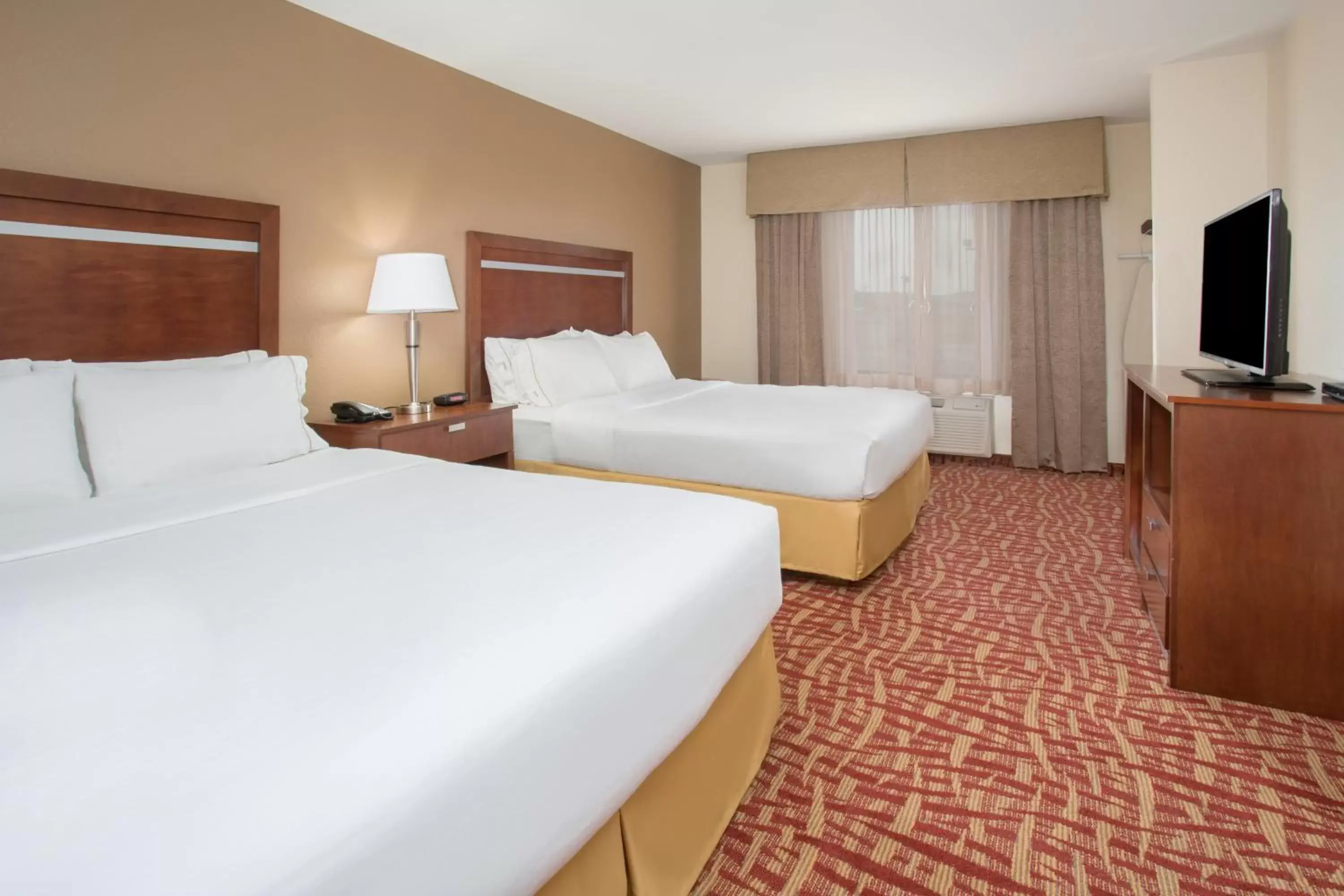 Photo of the whole room, Bed in Holiday Inn Express Hotel & Suites Glendive, an IHG Hotel