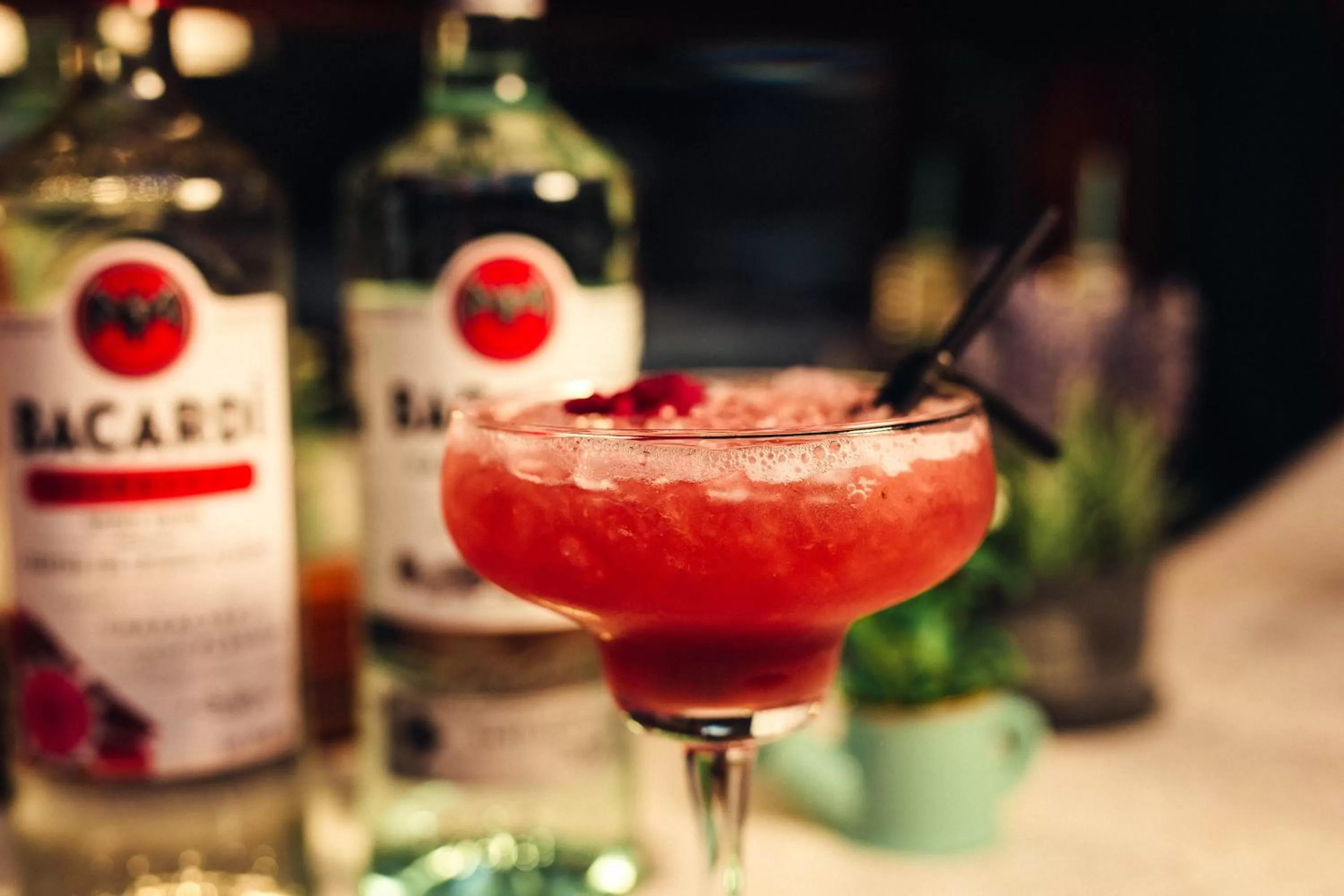 Restaurant/places to eat in The Strand Hotel, the former residence of Oscar Wilde