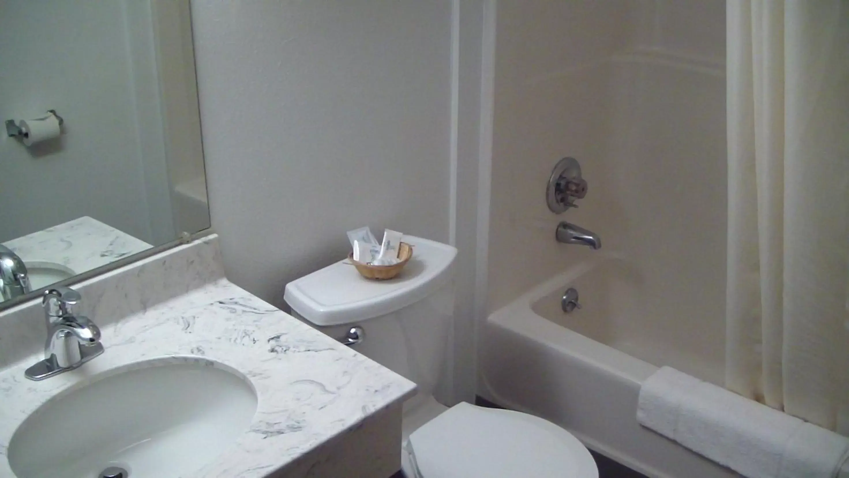 Bathroom in Budget Inn Express