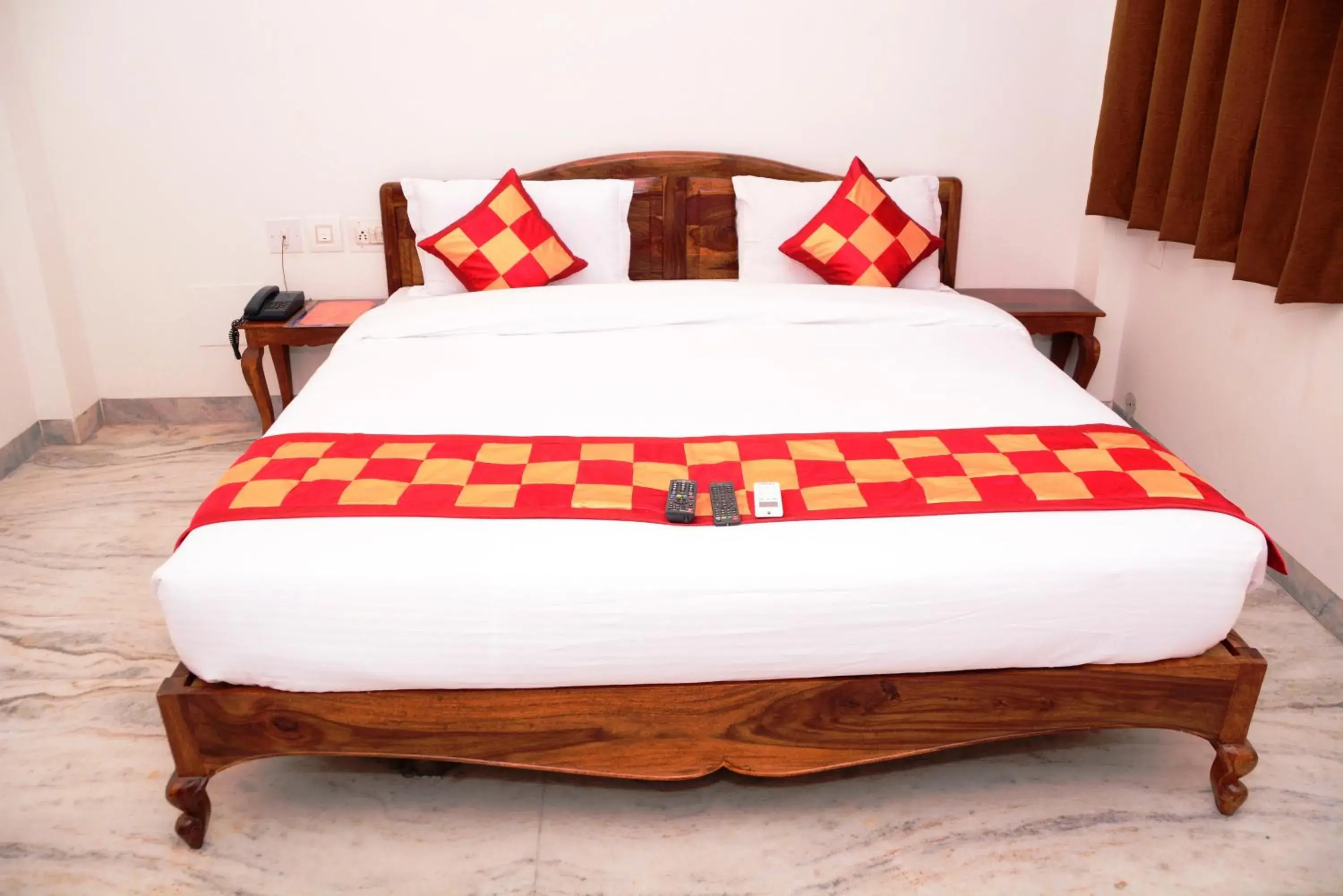 Bed in Hotel Sugandh Retreat