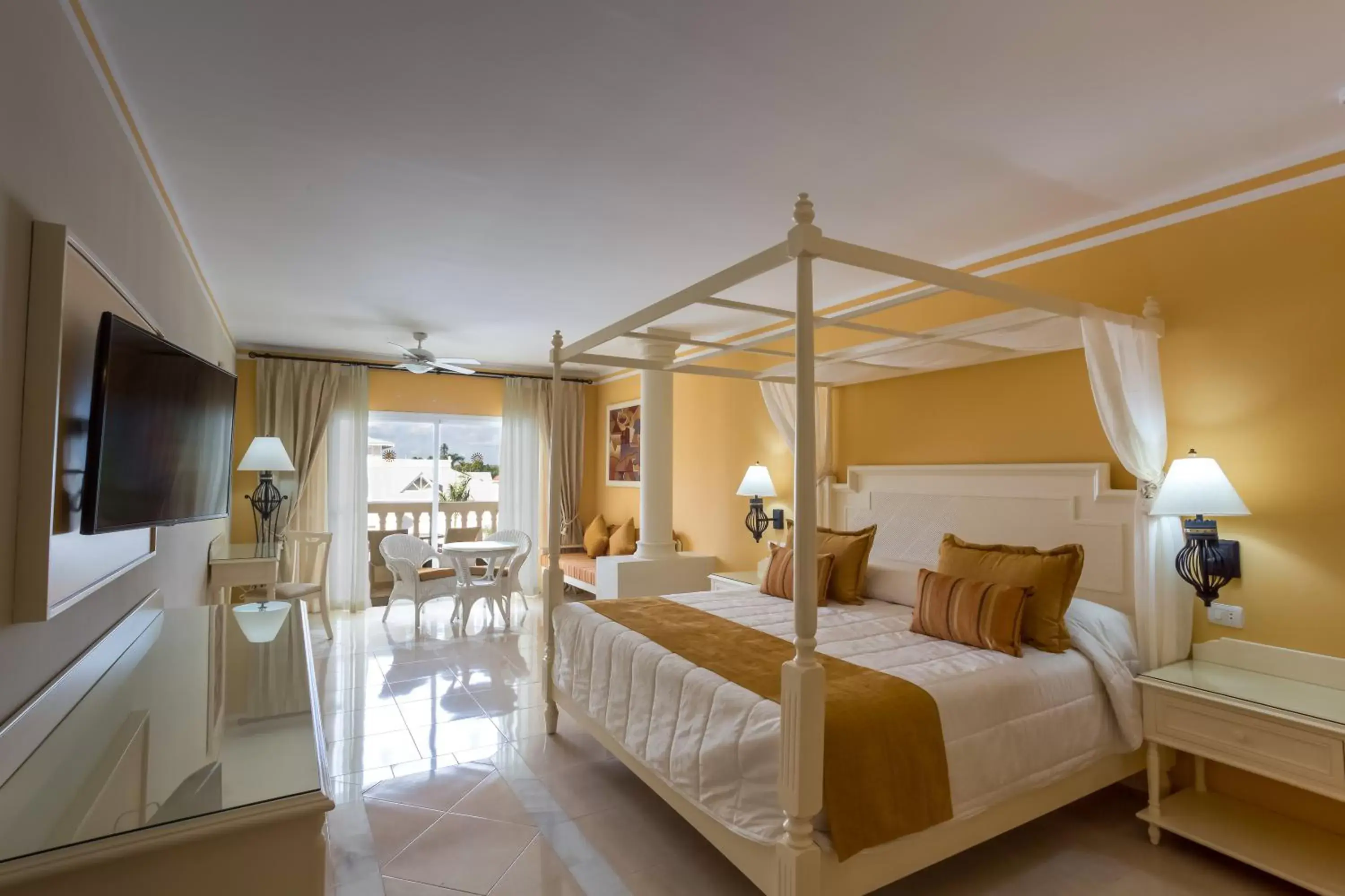 Photo of the whole room, Bed in Bahia Principe Luxury Bouganville - Adults Only All Inclusive