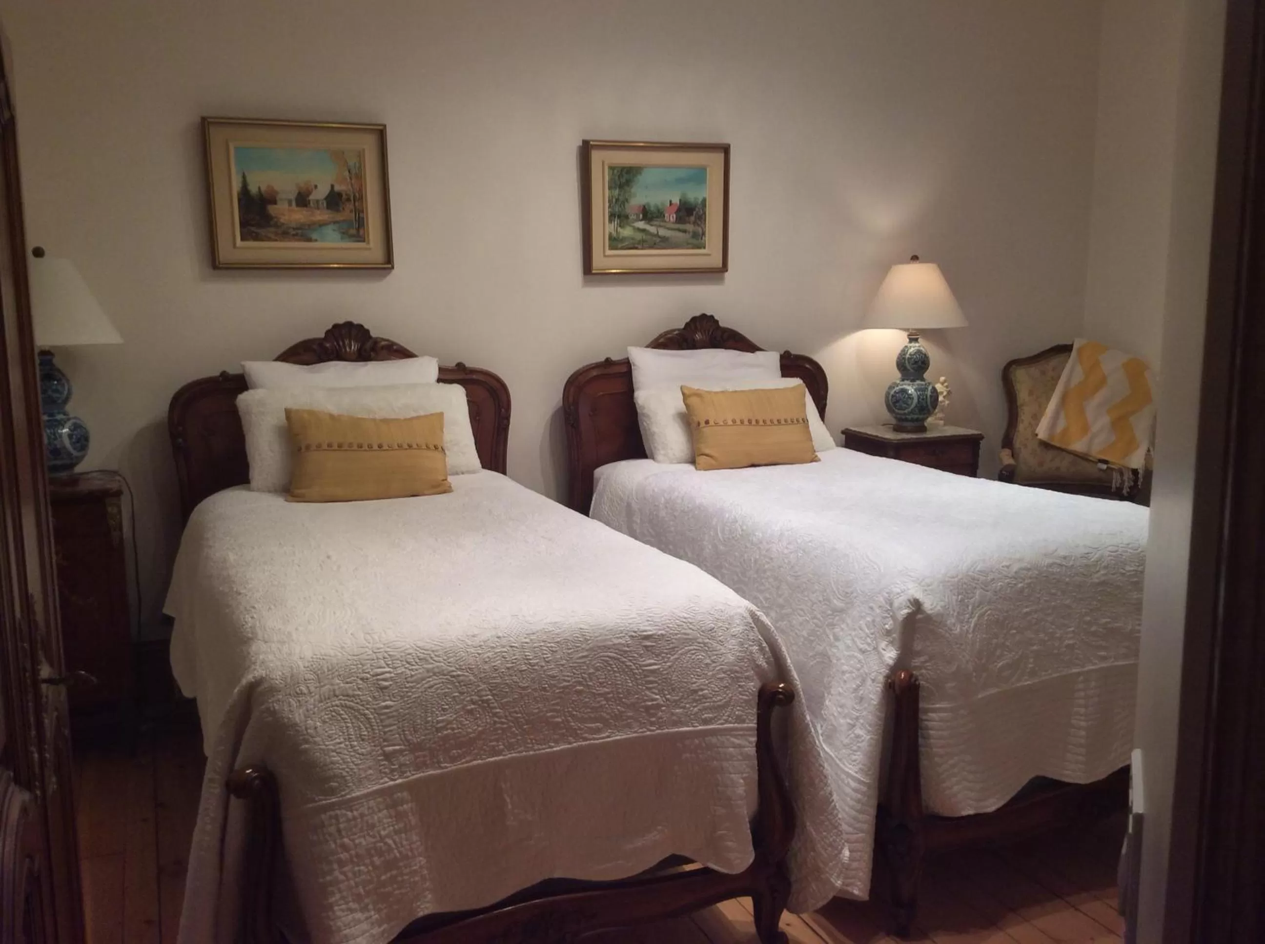 Bed in Île de Garde B&B