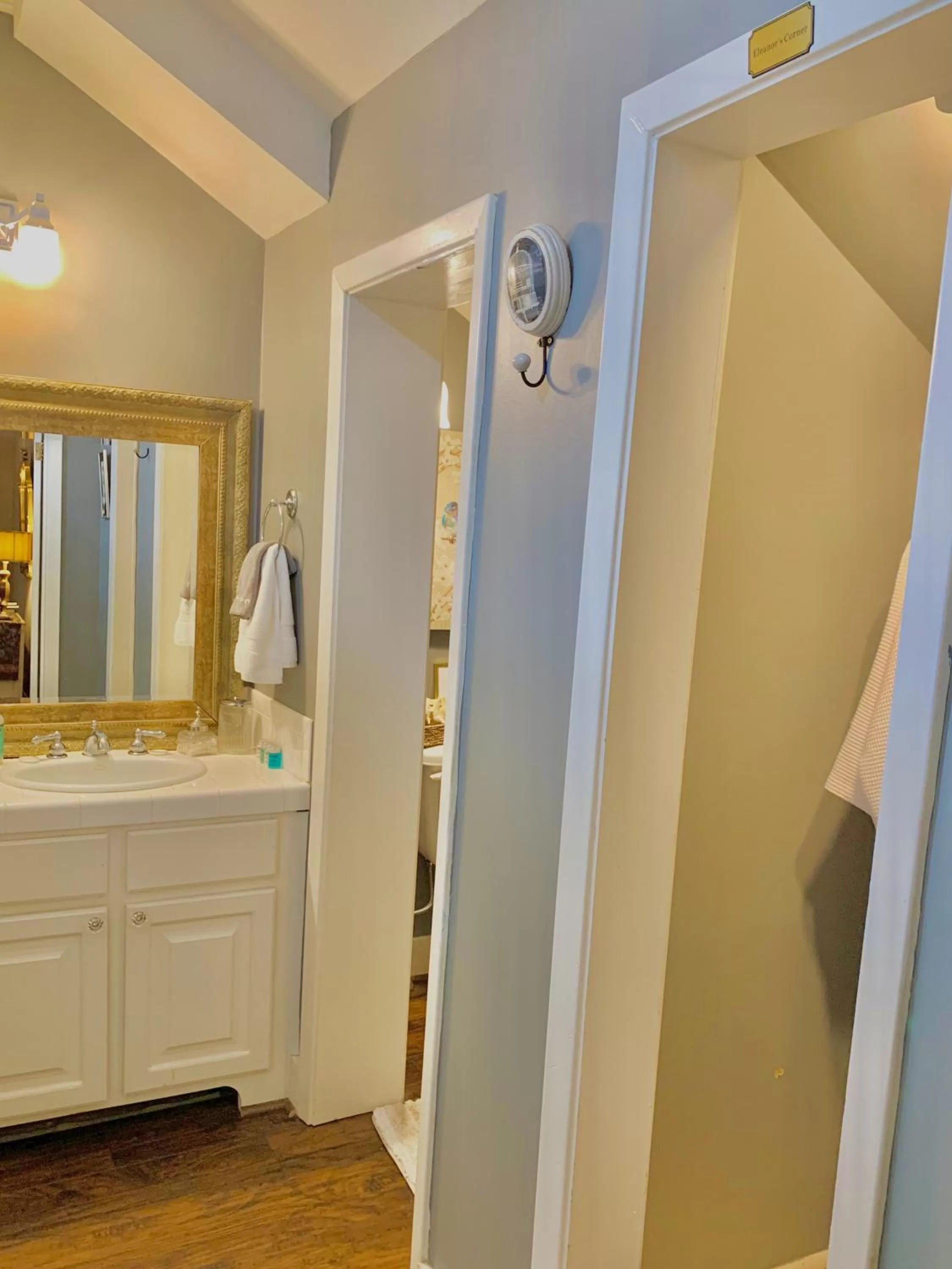 Bathroom in The Beaumont House Natchez