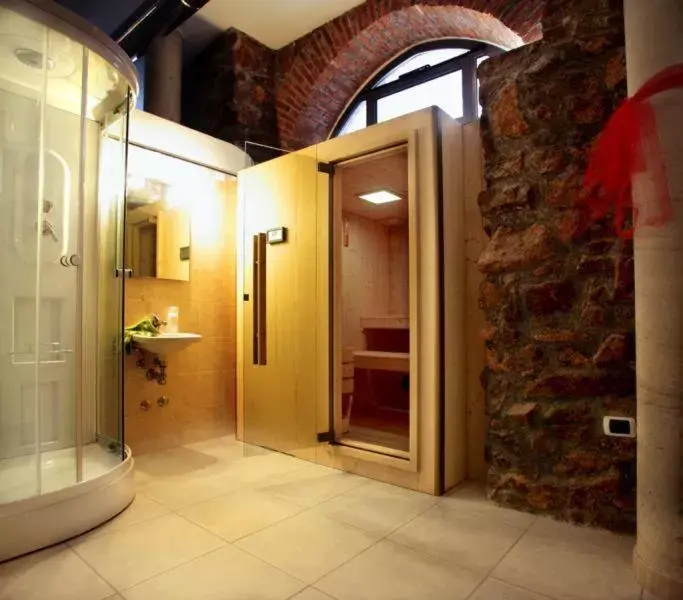 Sauna, Bathroom in Hotel La Margherita & SPA