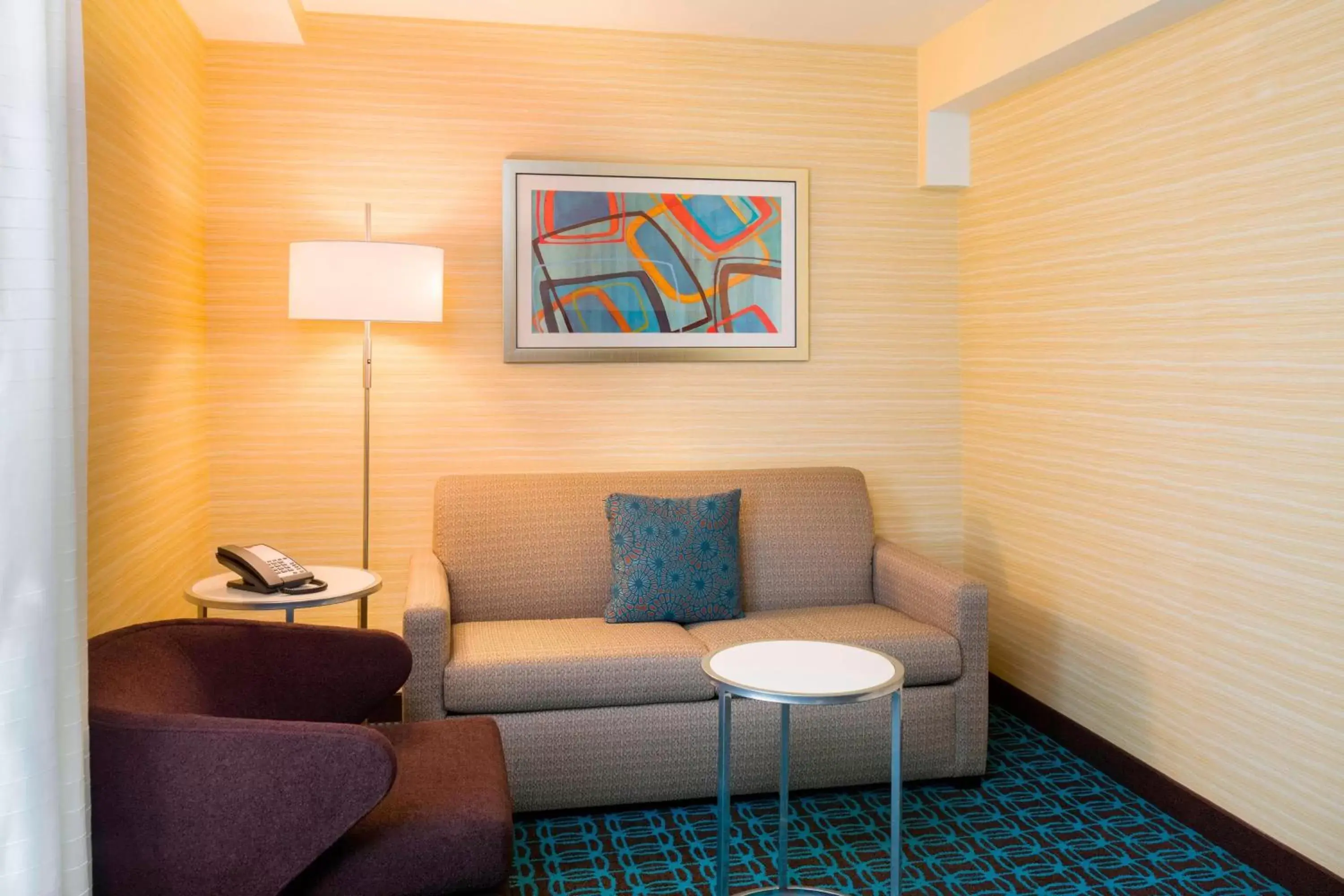 Living room, Seating Area in Fairfield Inn & Suites by Marriott Paramus